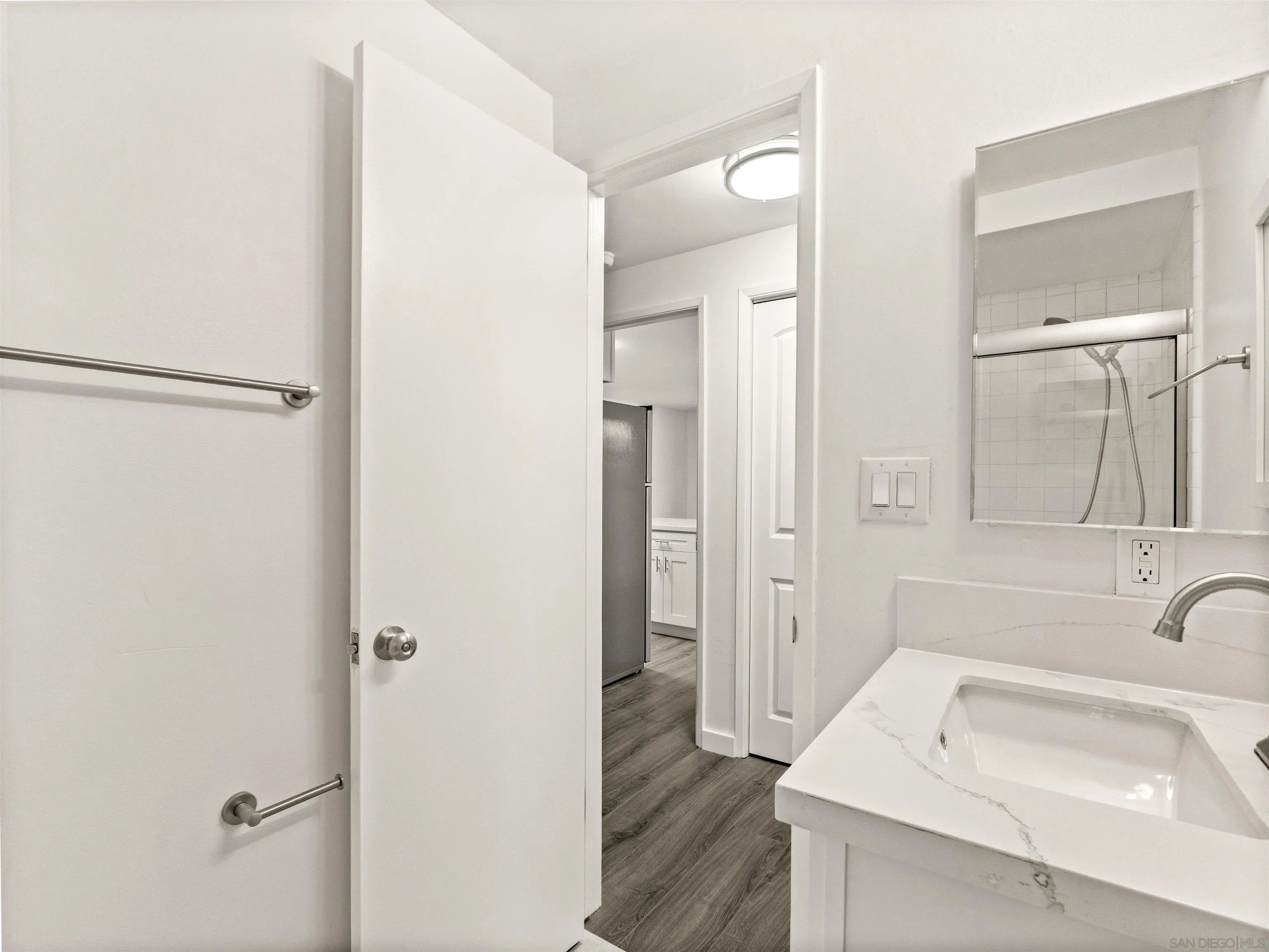 https://cdn.realtyfeed.com/cdn/127/260017987/dcf95ce2de5fdd1ebdcb3f490e0198a3.webp