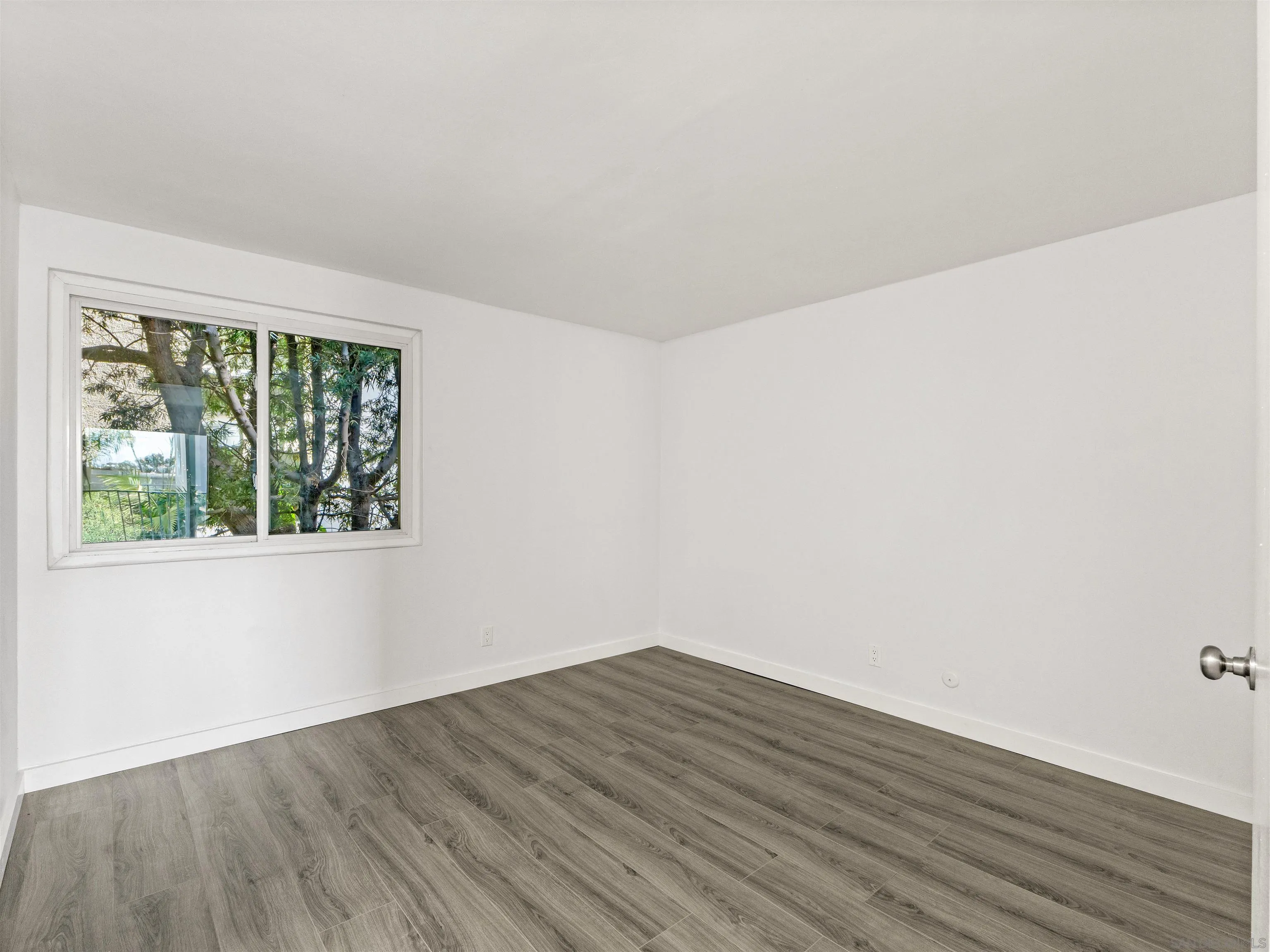 https://cdn.realtyfeed.com/cdn/127/260017987/ff7bd45f9d8a2b88fc5bd09b8fab72ea.webp