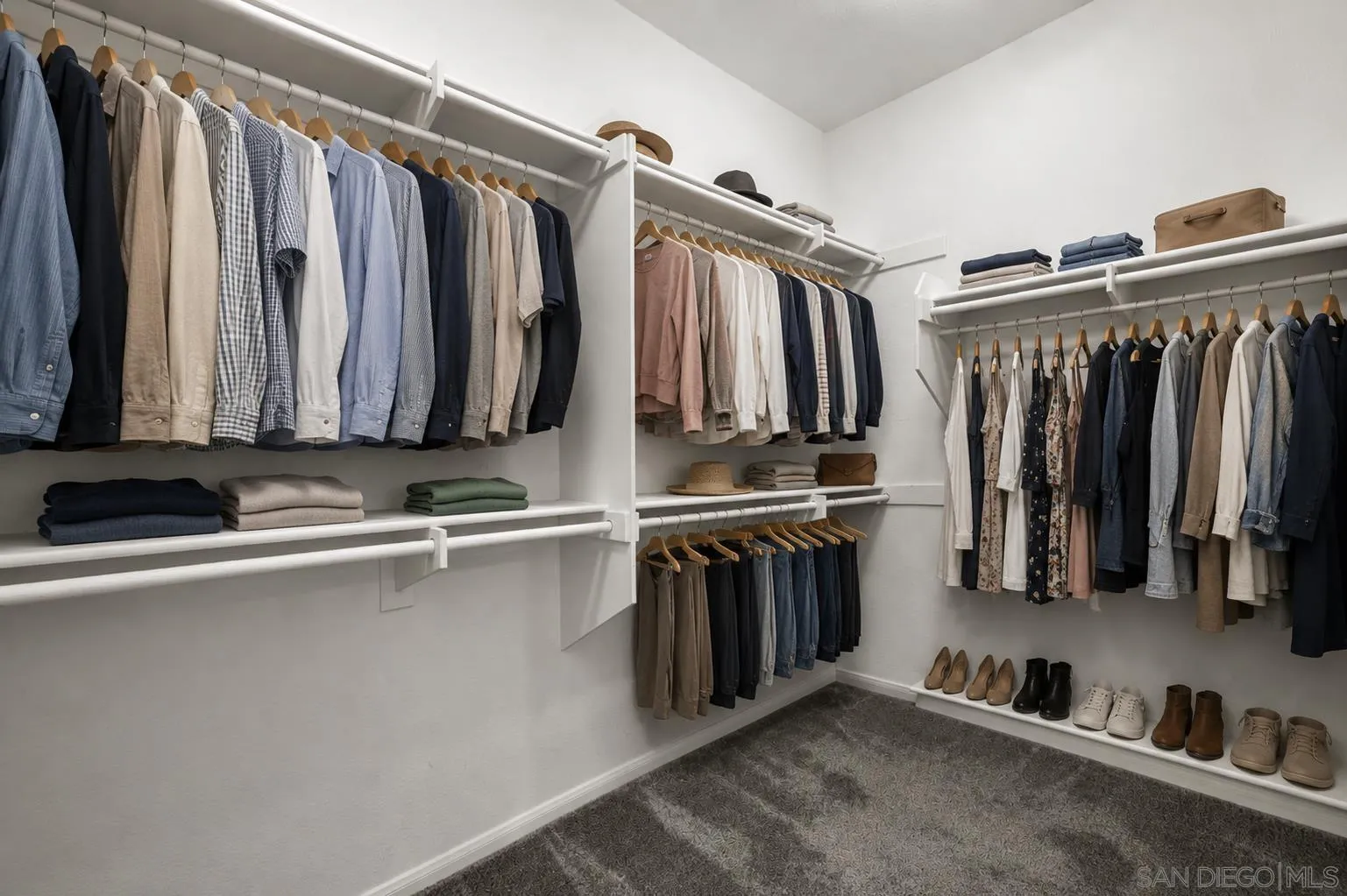 https://cdn.realtyfeed.com/cdn/127/260018000/7c8769e9f9997b55aa03a9d579dabe53.webp