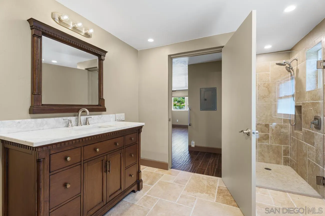 https://cdn.realtyfeed.com/cdn/127/260018005/197d2bd45bb3089be035d792a1474759.webp