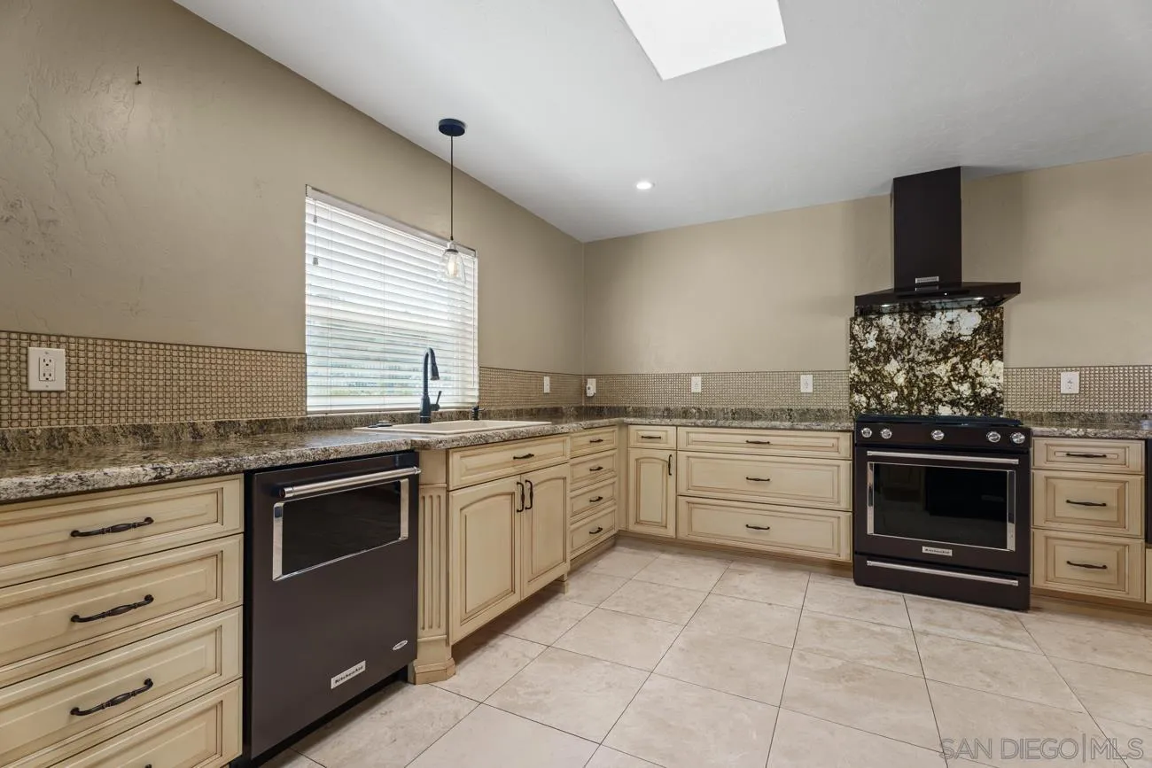 https://cdn.realtyfeed.com/cdn/127/260018005/3e69a11f5472188b079559e2c992e18e.webp