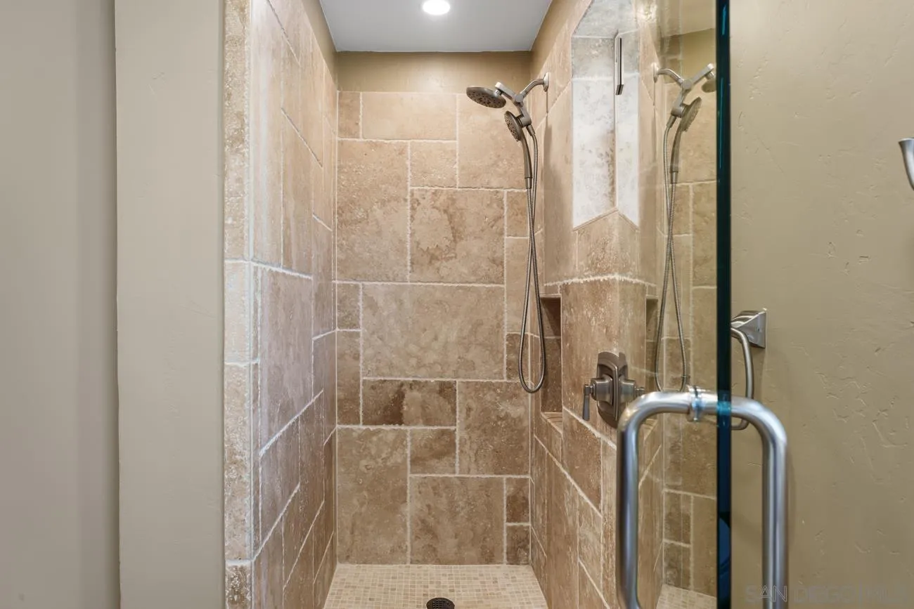 https://cdn.realtyfeed.com/cdn/127/260018005/5fb4d495716036e6bf7634a15c183836.webp