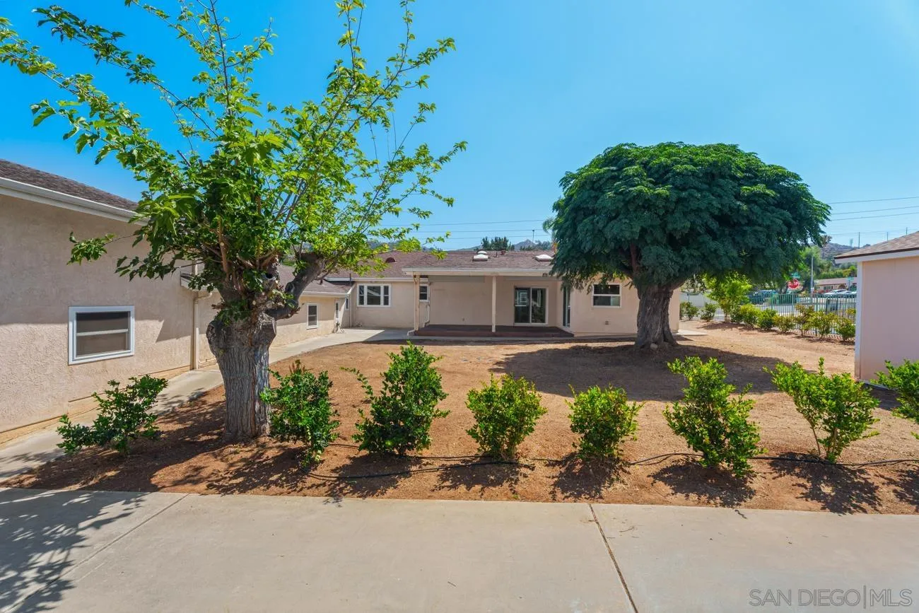 https://cdn.realtyfeed.com/cdn/127/260018005/6427e24259d8e254112b2e82c8296a8e.webp