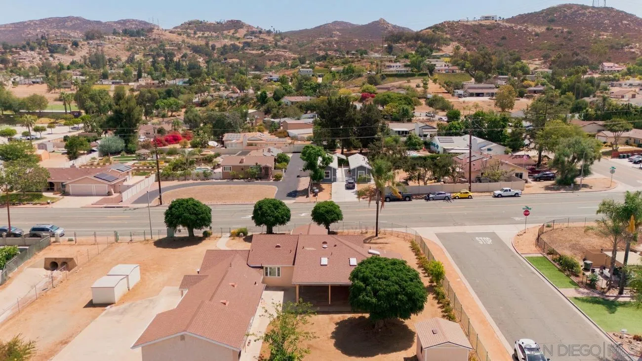 https://cdn.realtyfeed.com/cdn/127/260018005/742ecd20a7973081decdb7941c237470.webp