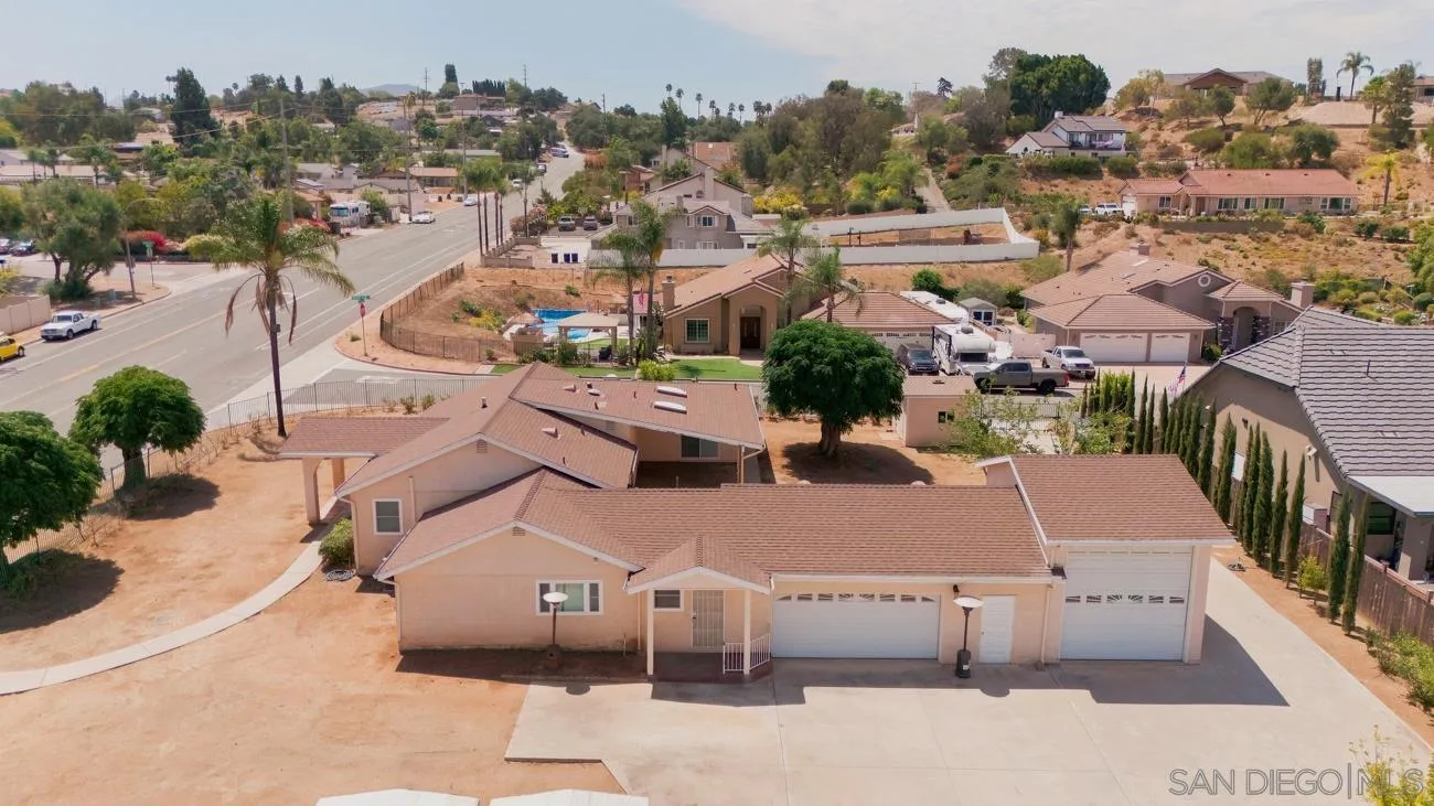 https://cdn.realtyfeed.com/cdn/127/260018005/8b37ff2bd1a60104cd80ec114d245aaf.webp