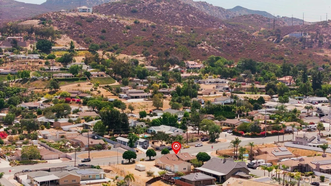 https://cdn.realtyfeed.com/cdn/127/260018005/d9ca553534ef99e2b174a41261d97b7a.webp