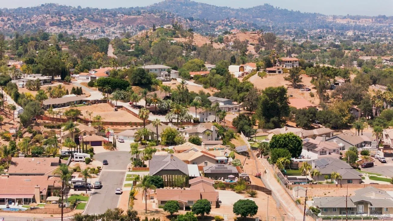 https://cdn.realtyfeed.com/cdn/127/260018005/e6dcc49545e1a1d79a0ba50e4c845713.webp