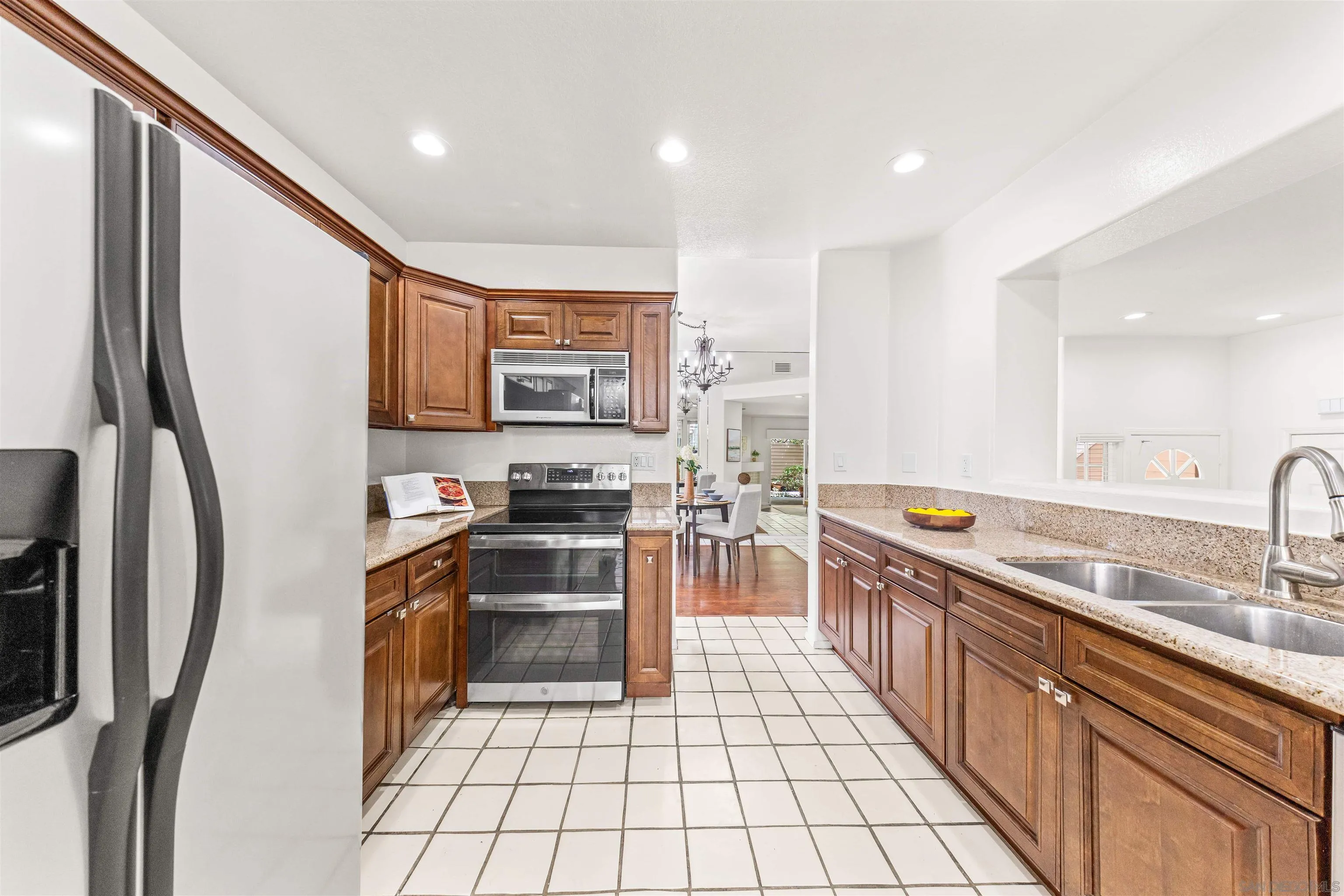 https://cdn.realtyfeed.com/cdn/127/260018009/379687b928d6bcde487610cd8350d6bf.webp