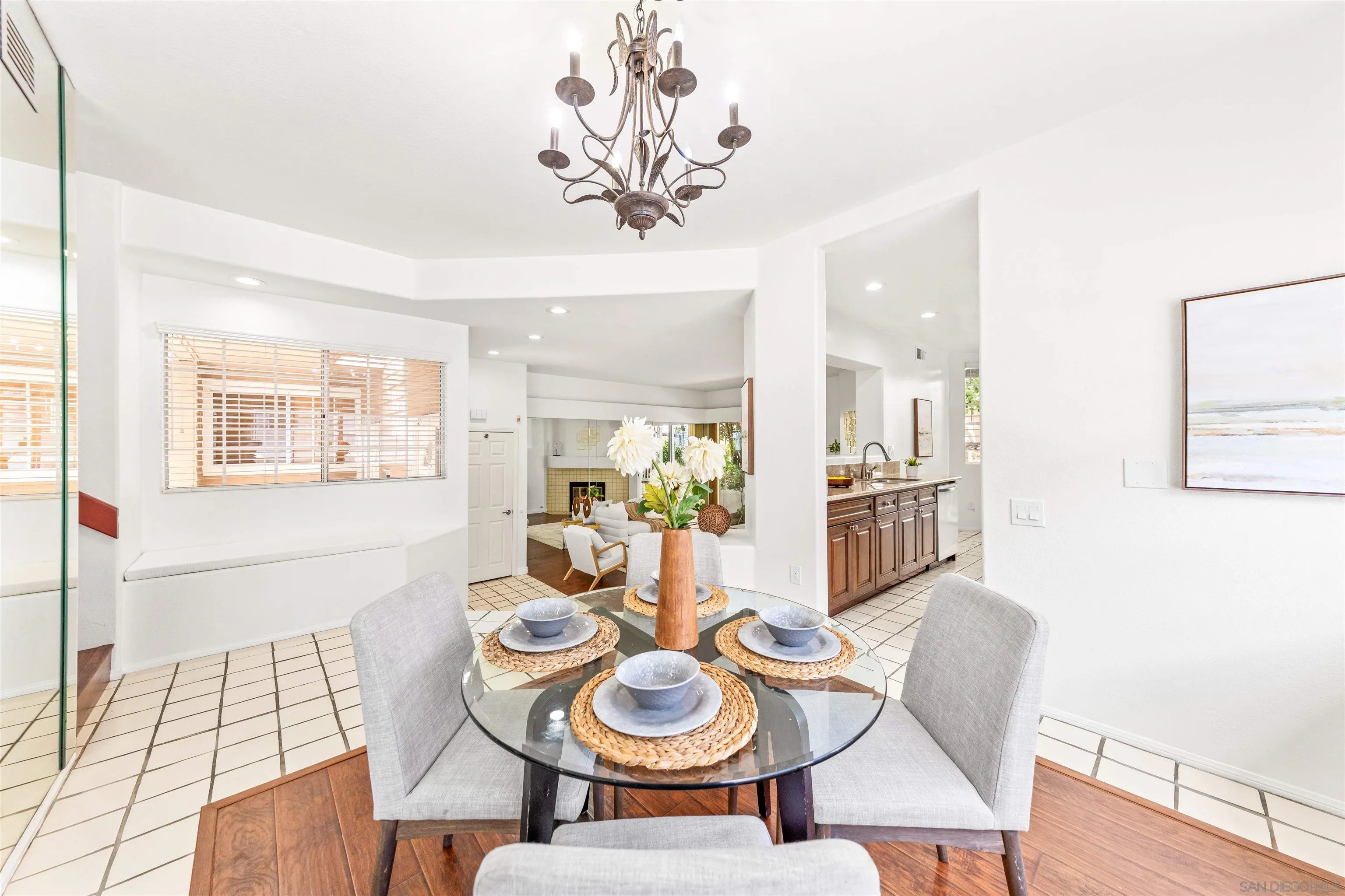 https://cdn.realtyfeed.com/cdn/127/260018009/d87070fd64e3f5ce6235dea4ae08a898.webp