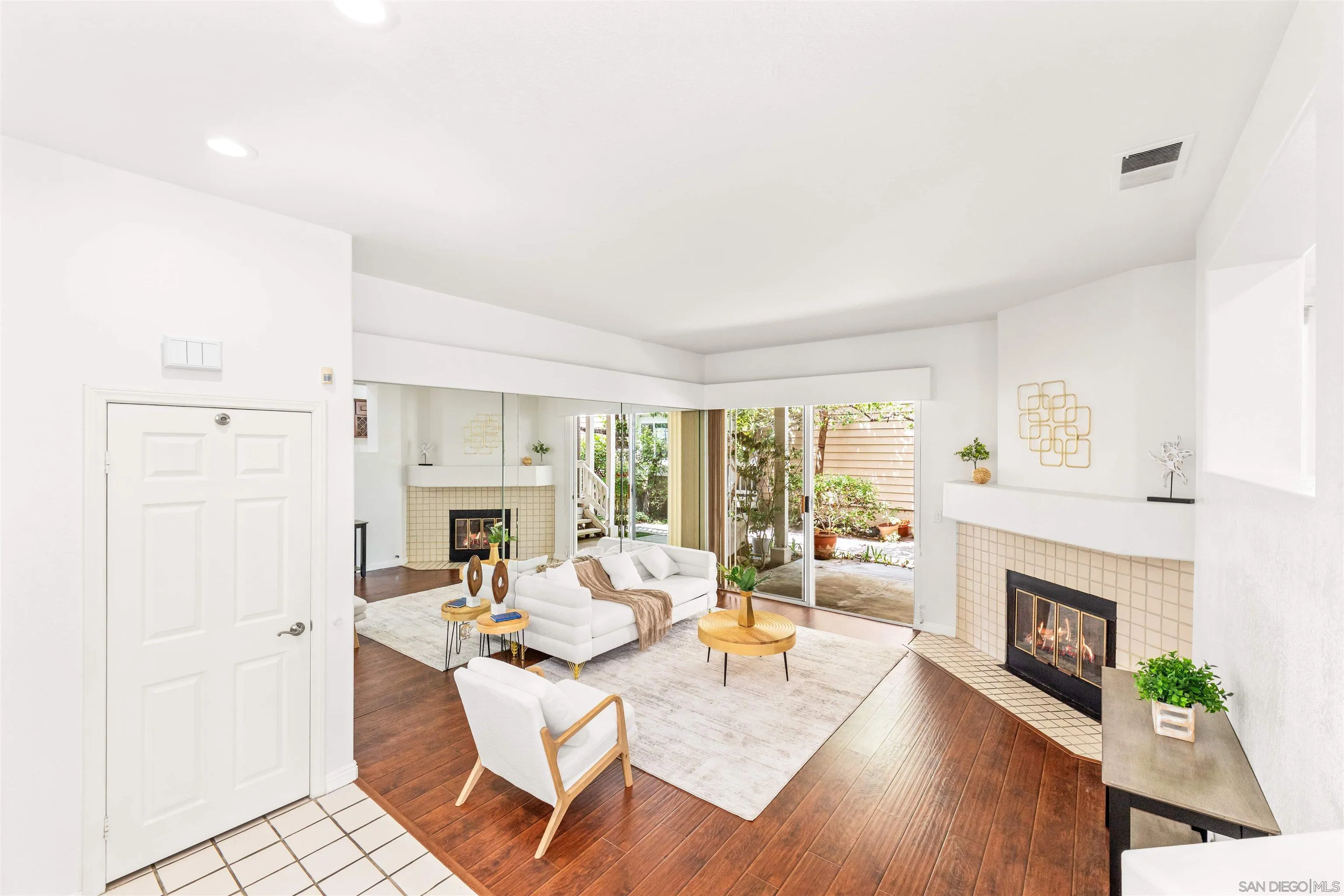 https://cdn.realtyfeed.com/cdn/127/260018009/e6997e2e85f489d93db5c679a51cc7f8.webp