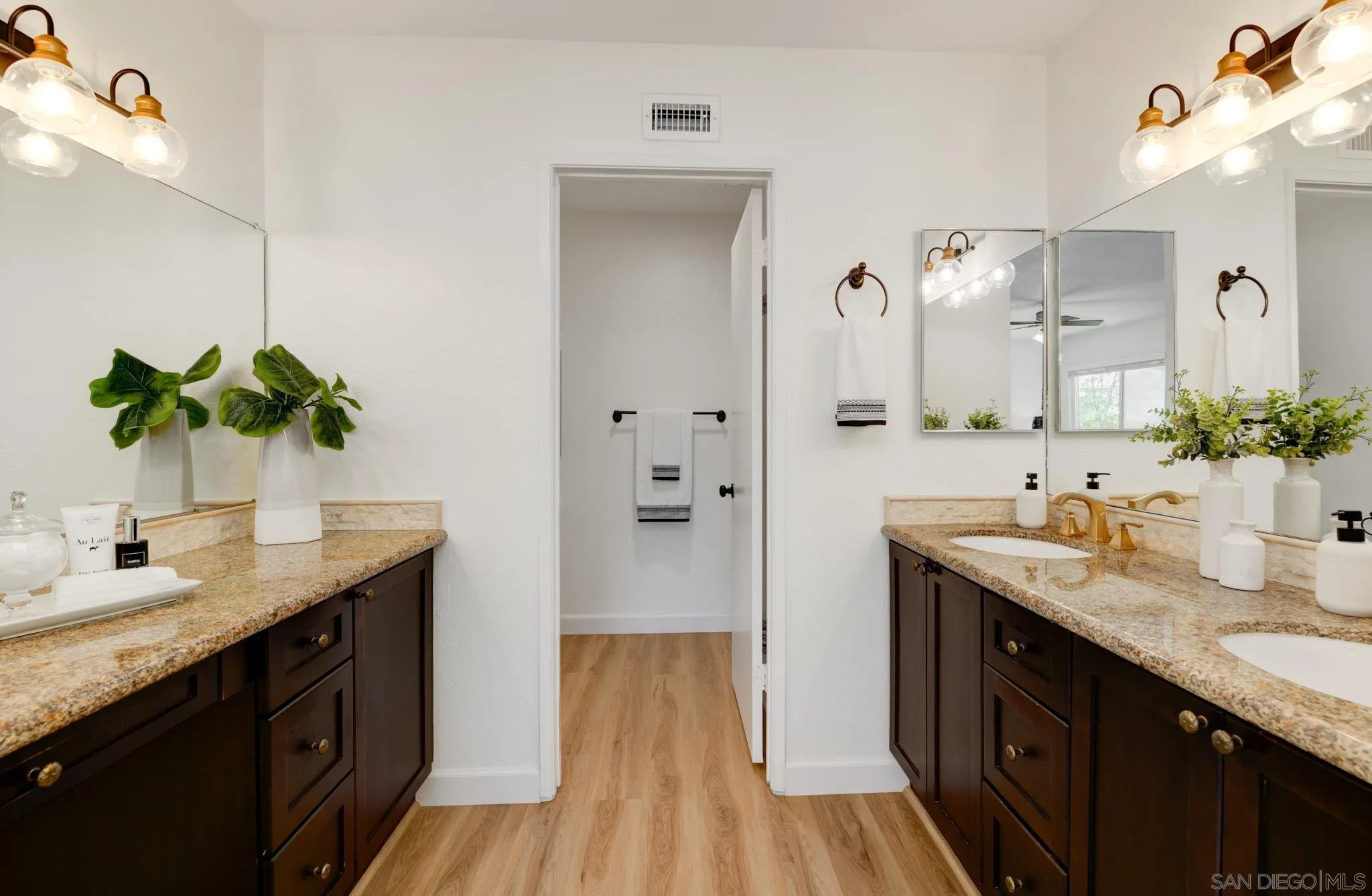 https://cdn.realtyfeed.com/cdn/127/260018010/c1ae007bcde1448e30c4c1b2c1929f4a.webp
