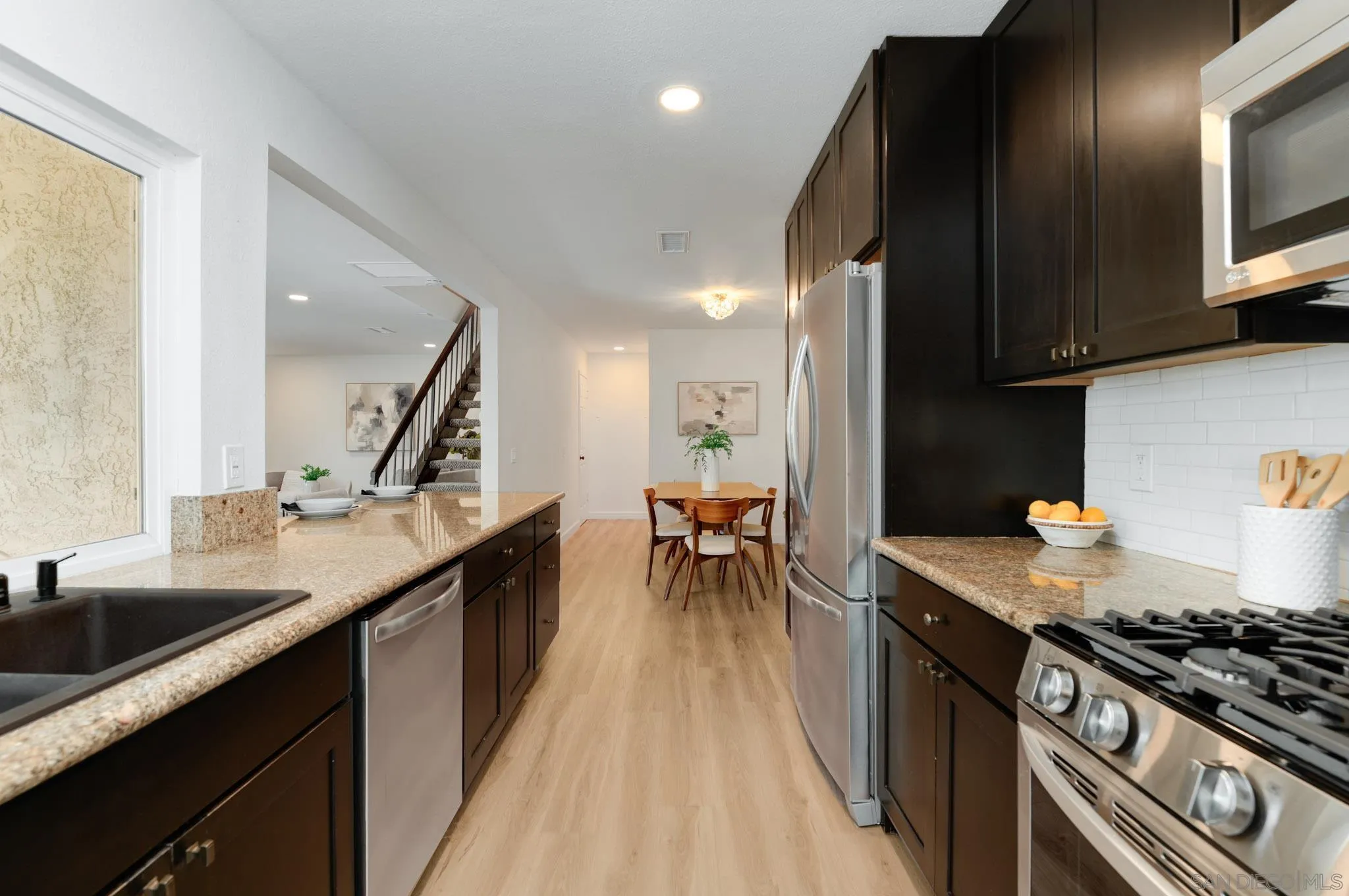 https://cdn.realtyfeed.com/cdn/127/260018010/f64fa9e2bb47528552a52a099159d027.webp