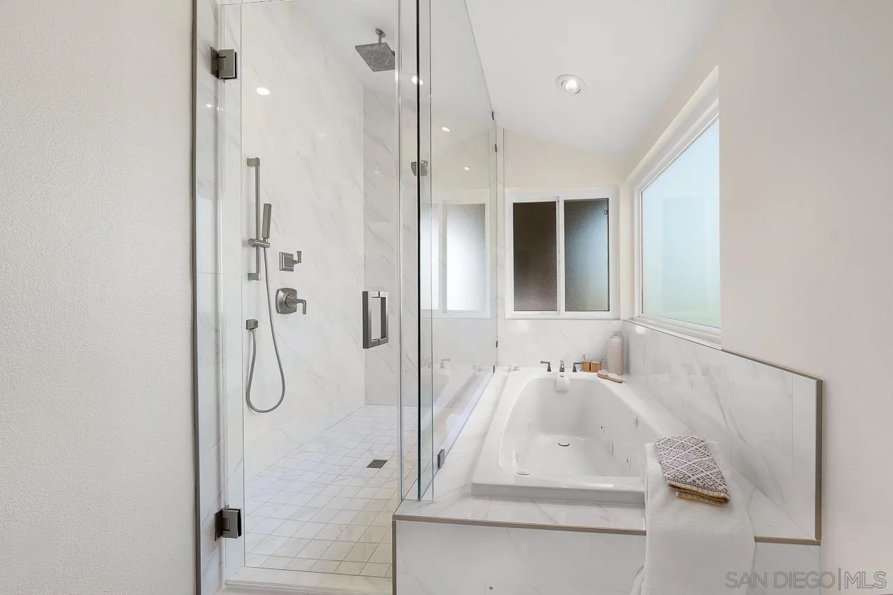 https://cdn.realtyfeed.com/cdn/127/260018011/15b9421a7192321e255ad9d740e399b5.webp