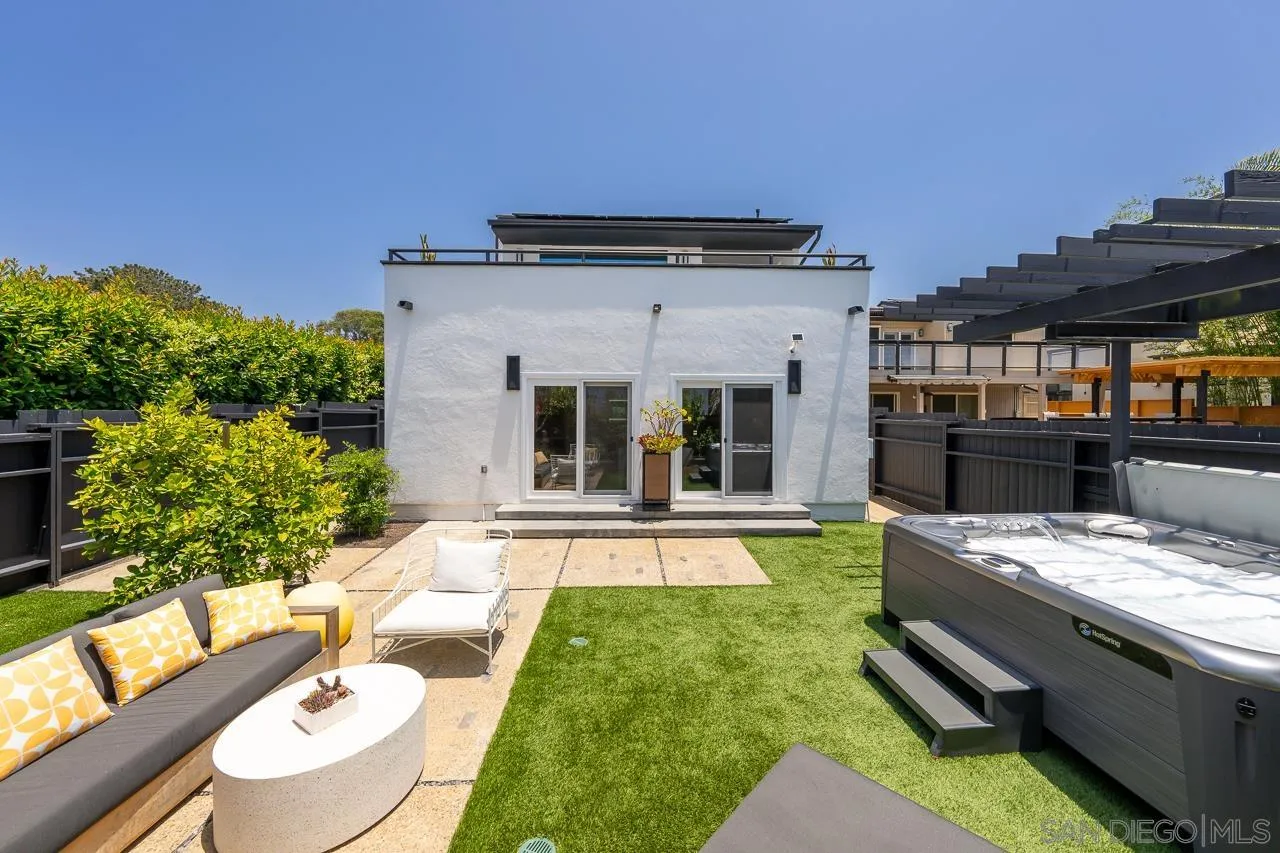 https://cdn.realtyfeed.com/cdn/127/260018011/1aa45a95bac95ee2b93e0d6ff5b28fd2.webp