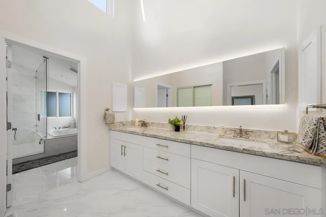 https://cdn.realtyfeed.com/cdn/127/260018011/1c2a7b7c4339c80f42fa20cdc9afe0ef.webp