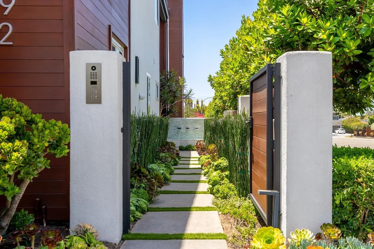 https://cdn.realtyfeed.com/cdn/127/260018011/4deebdeae0c991a14e1a00c3bcfae0a5.webp