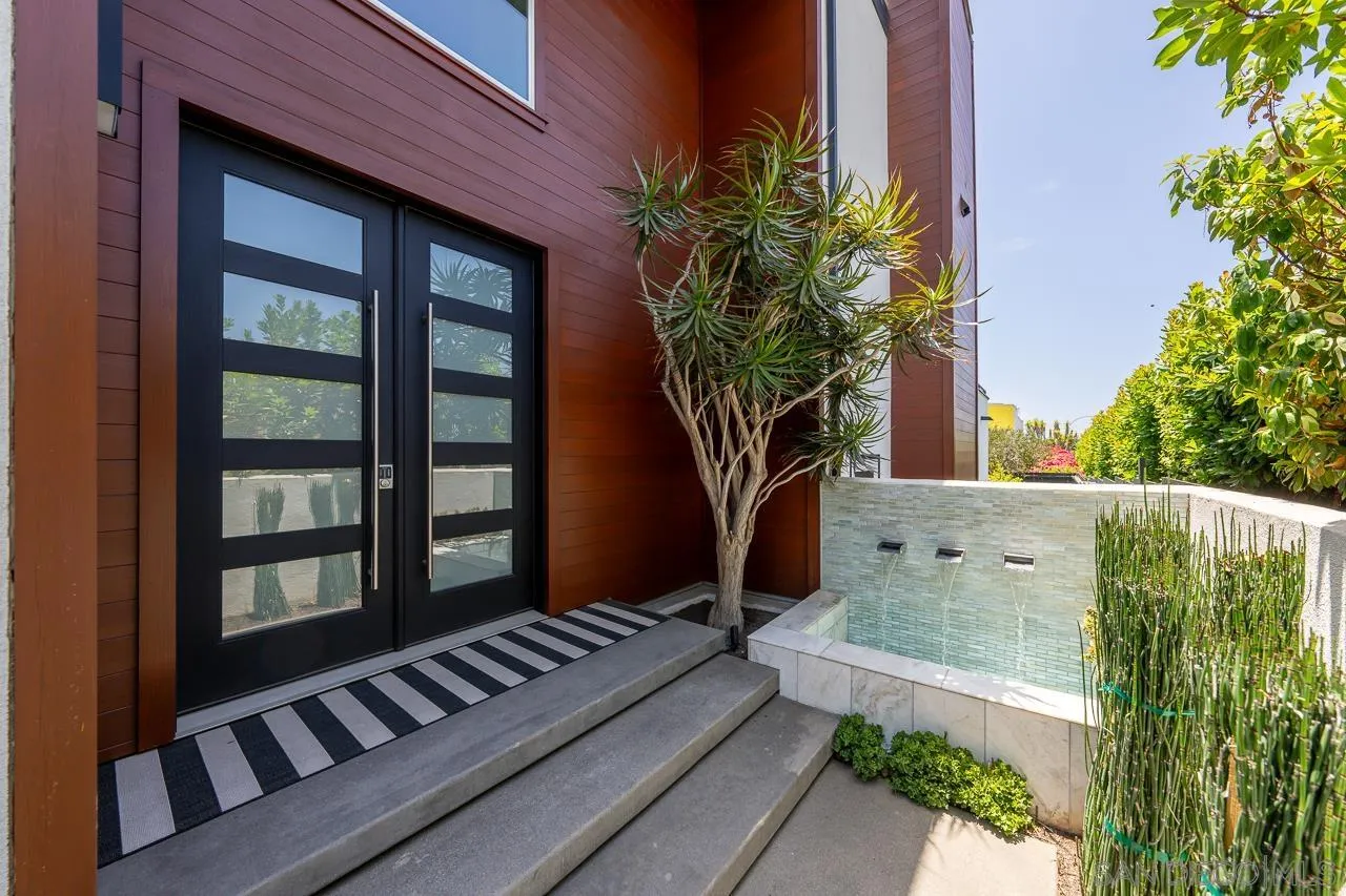 https://cdn.realtyfeed.com/cdn/127/260018011/64c5b8c6467bb2f7f375199c14af8f5e.webp