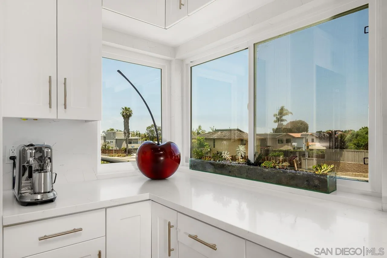 https://cdn.realtyfeed.com/cdn/127/260018011/a43d3b22382ac39249713a919cfebed0.webp