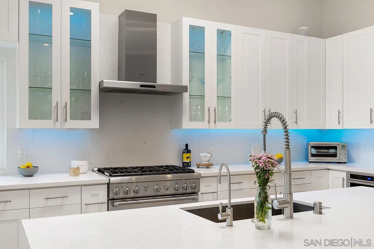 https://cdn.realtyfeed.com/cdn/127/260018011/d4a8311fa853cca195481df01f7e7619.webp
