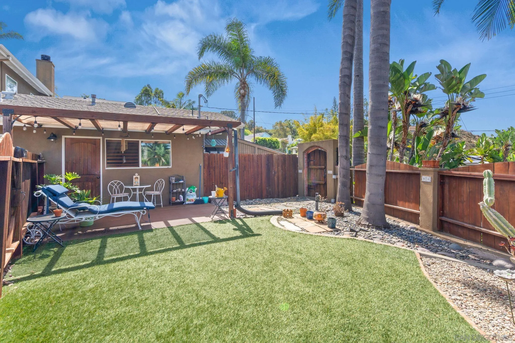 https://cdn.realtyfeed.com/cdn/127/260018012/1d0e84b44a5b1d774e2facdfc66e108e.webp