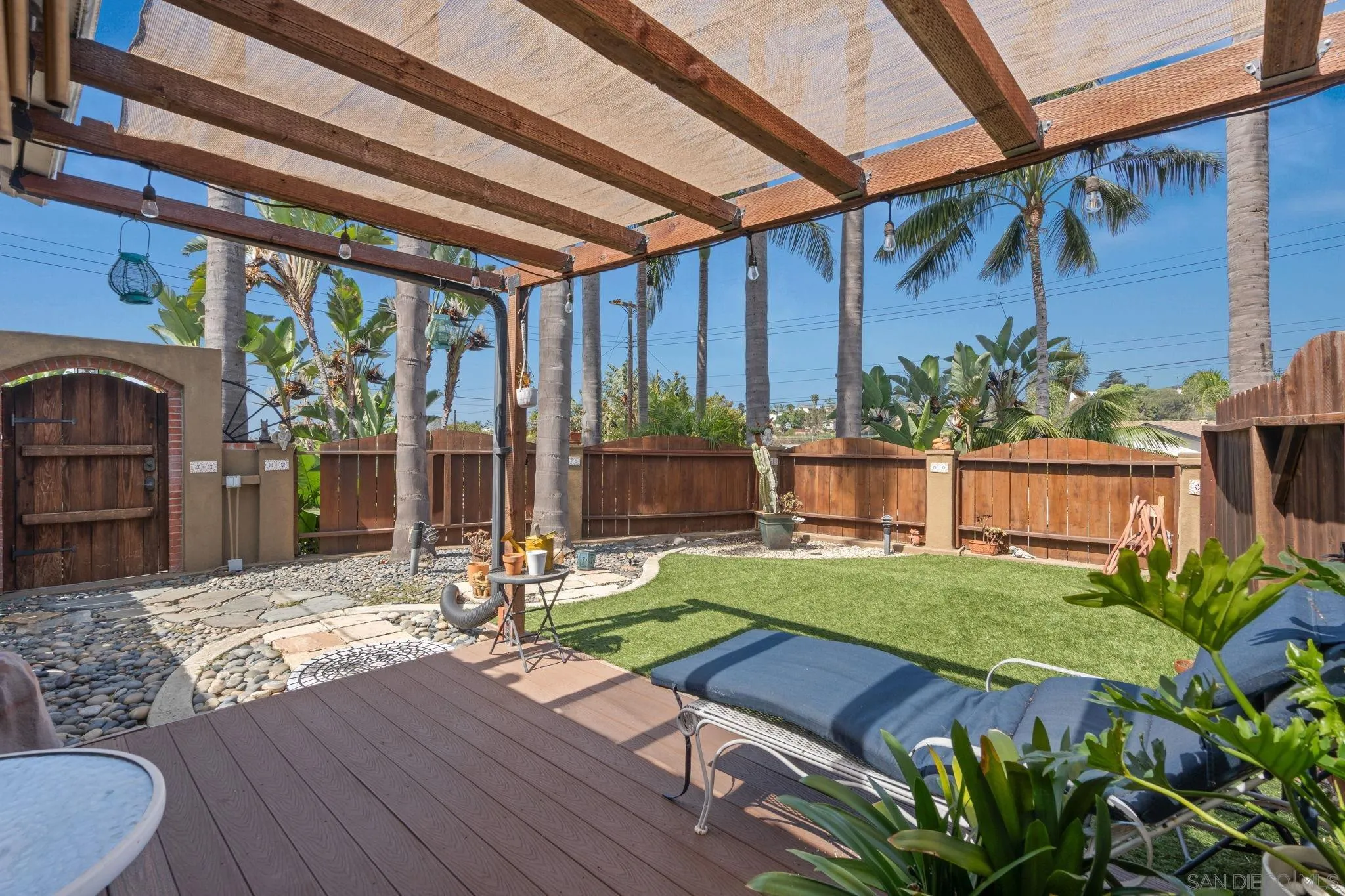 https://cdn.realtyfeed.com/cdn/127/260018012/2ff4332259f561b14a26103d9629609d.webp