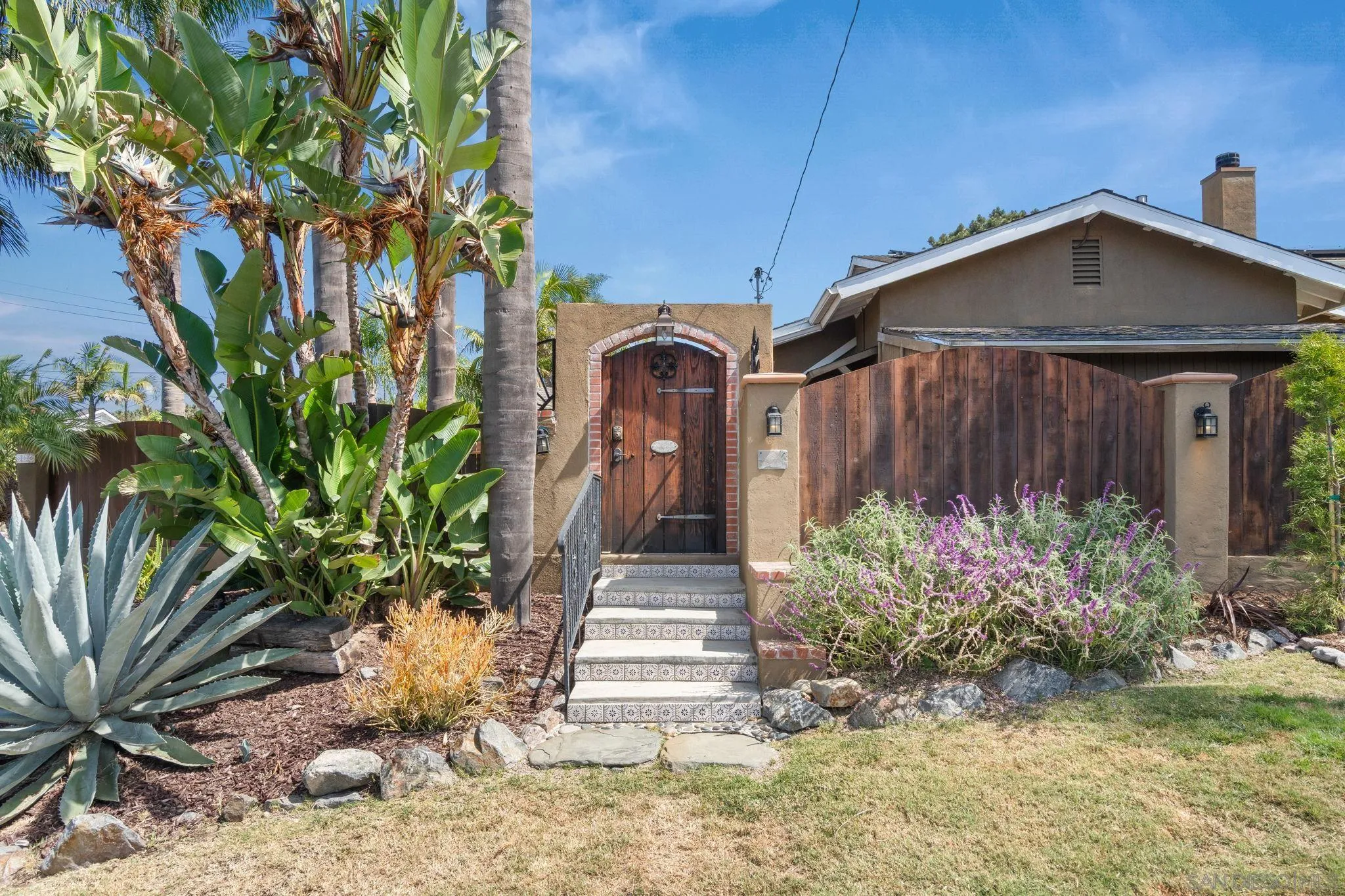 https://cdn.realtyfeed.com/cdn/127/260018012/33e3e693cb491b005252adfee1000438.webp