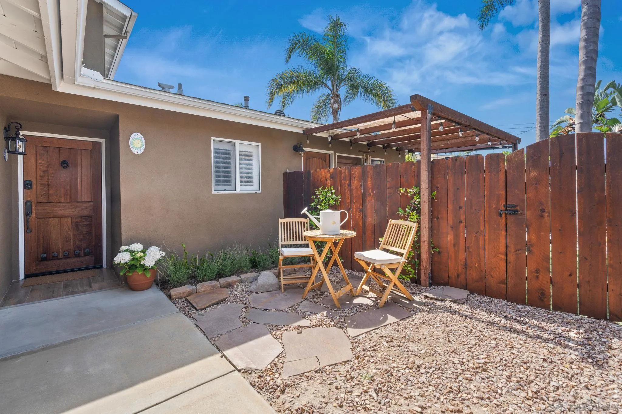 https://cdn.realtyfeed.com/cdn/127/260018012/67ebf02df8267a76da4425eed991848a.webp