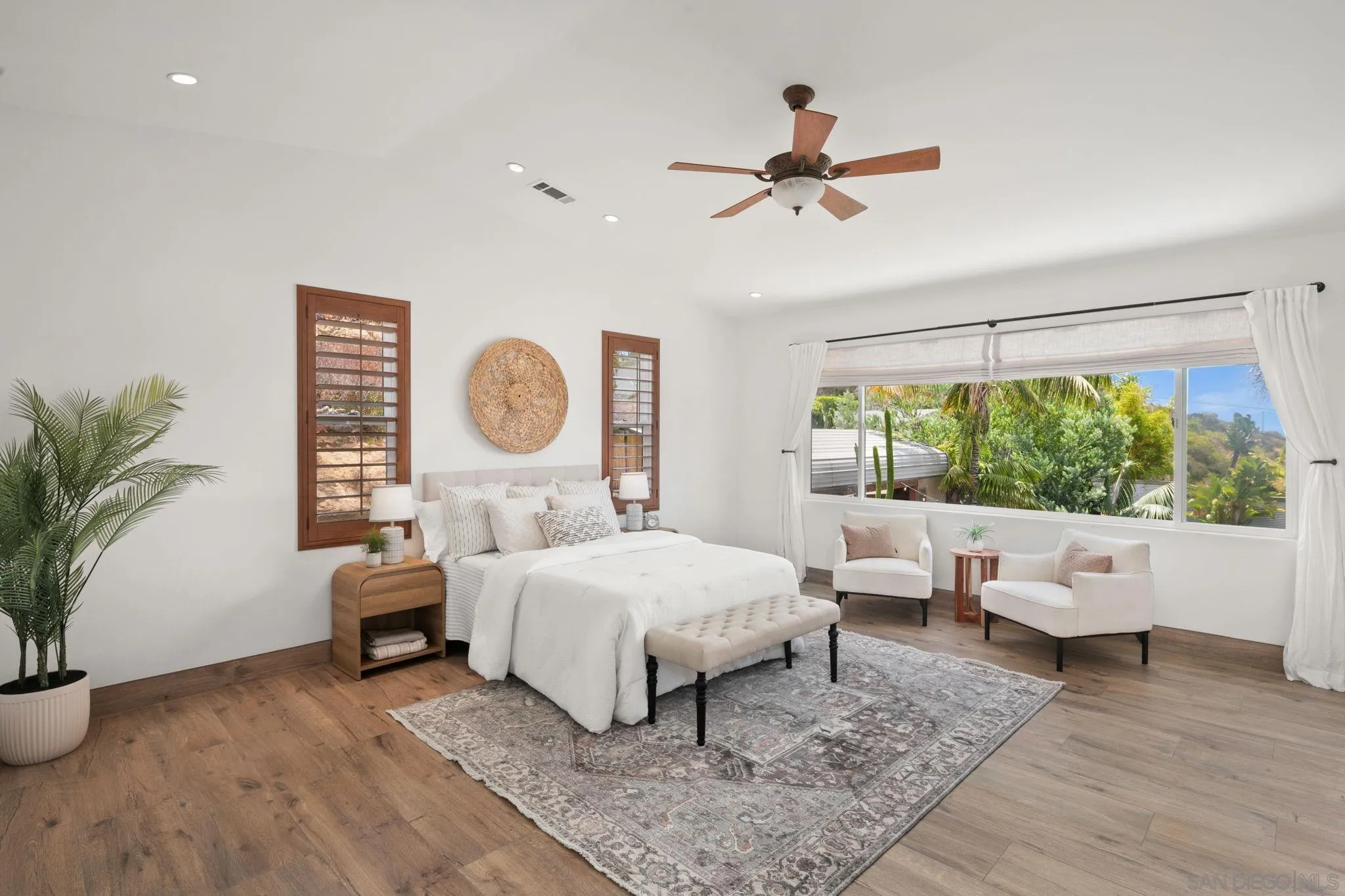 https://cdn.realtyfeed.com/cdn/127/260018012/8a1babf647c3929d87ce24d694a5f5d0.webp