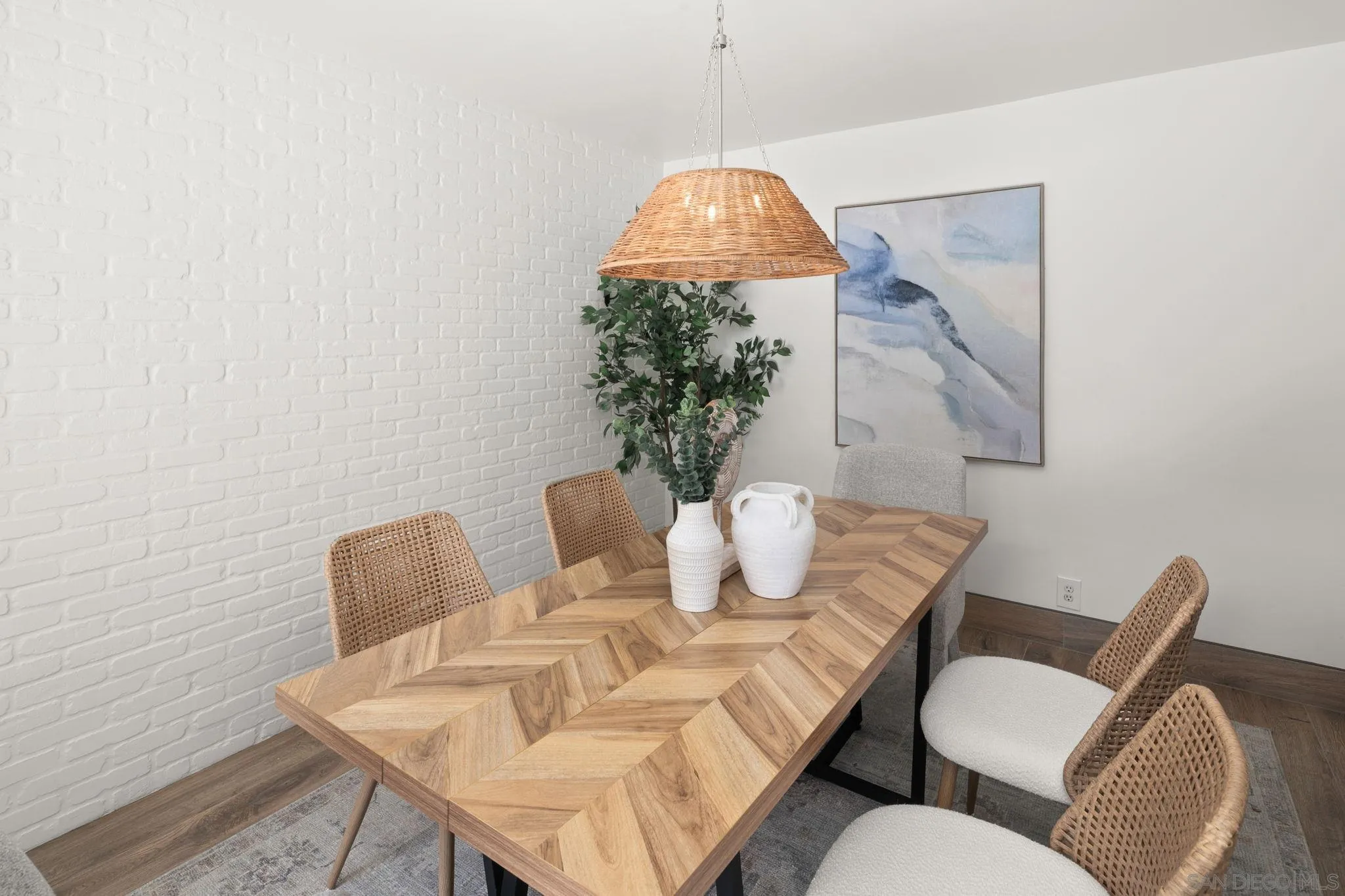 https://cdn.realtyfeed.com/cdn/127/260018012/9a7588da84d8c2456c2d8cb5e4cb268b.webp