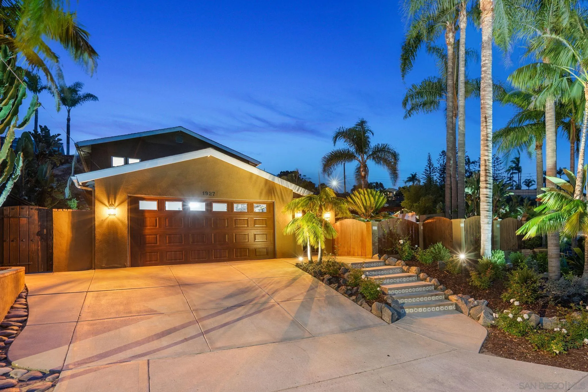 https://cdn.realtyfeed.com/cdn/127/260018012/ae50061644ff8873fb563191dd31eae3.webp