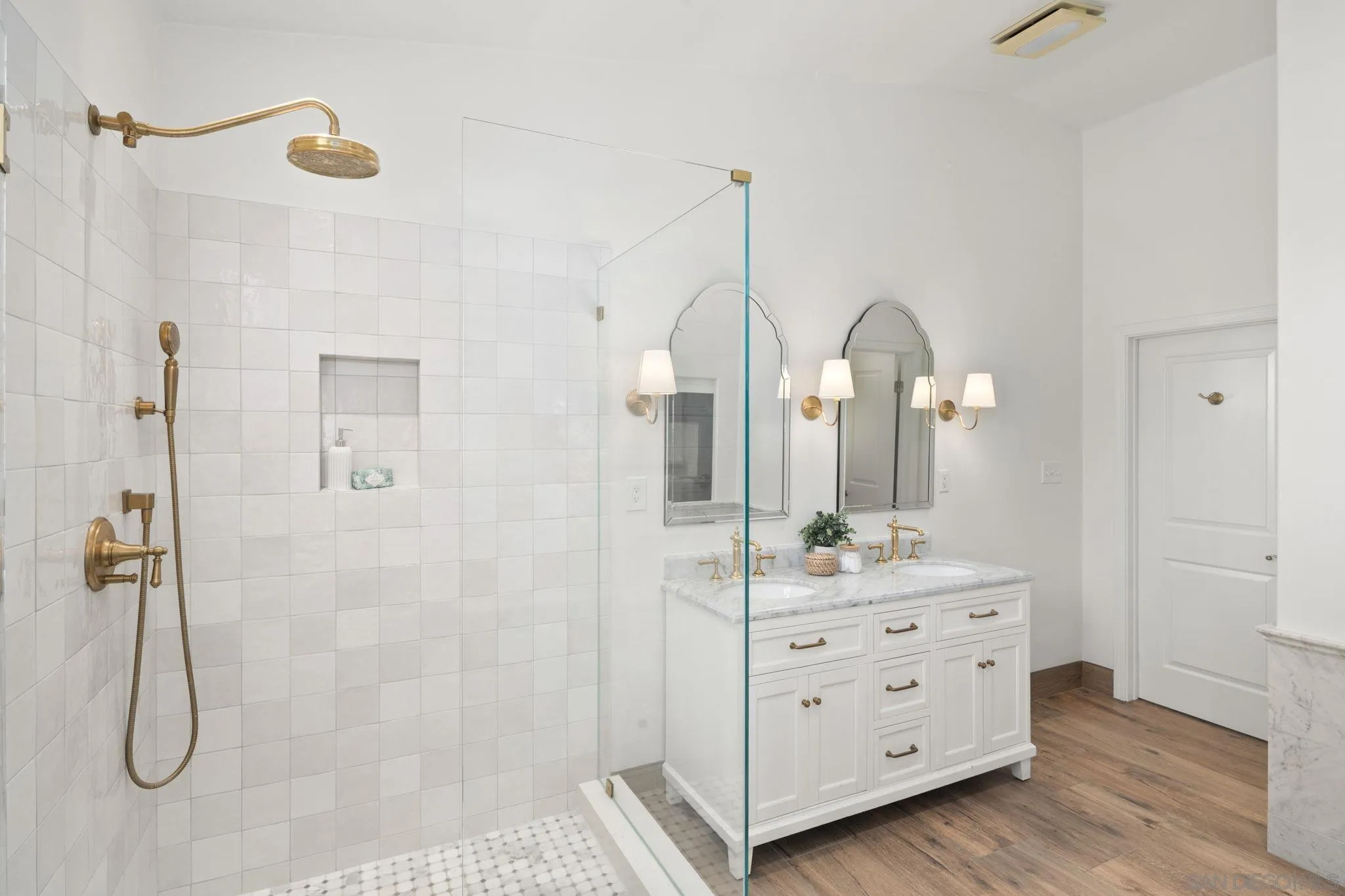 https://cdn.realtyfeed.com/cdn/127/260018012/be0d6c5831a767a727d97b90c5778358.webp
