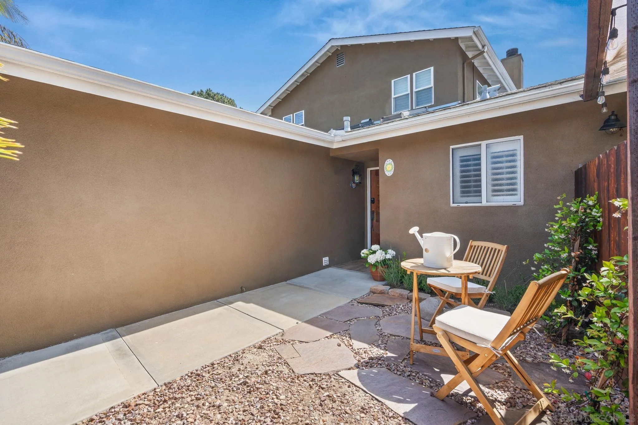 https://cdn.realtyfeed.com/cdn/127/260018012/bfddd7f5cf0119509fcef247edb978fd.webp