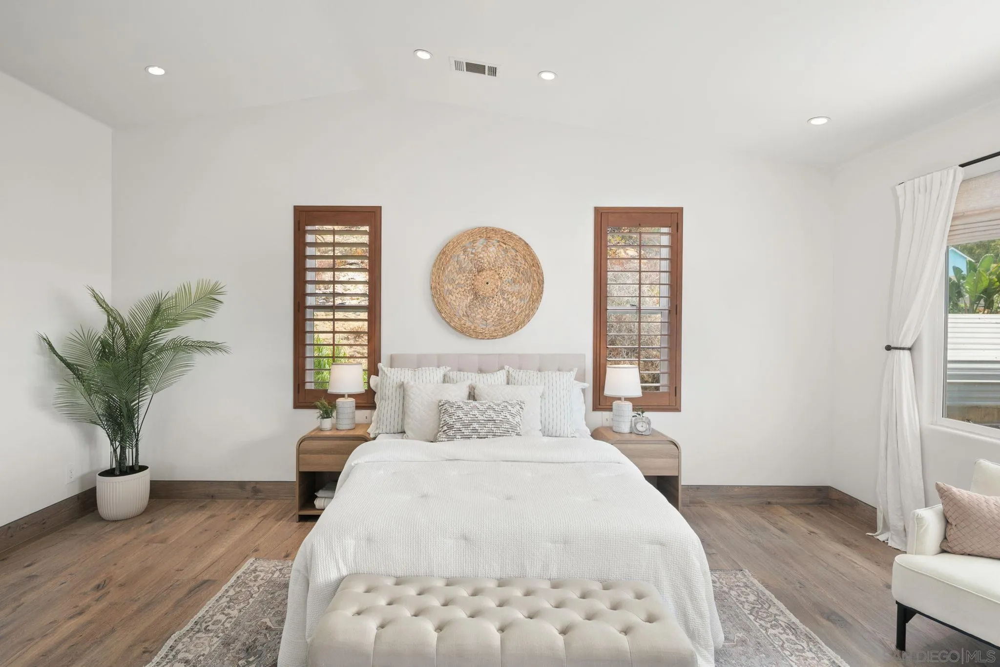 https://cdn.realtyfeed.com/cdn/127/260018012/eba62875bd06799882c1c9600e6c6576.webp