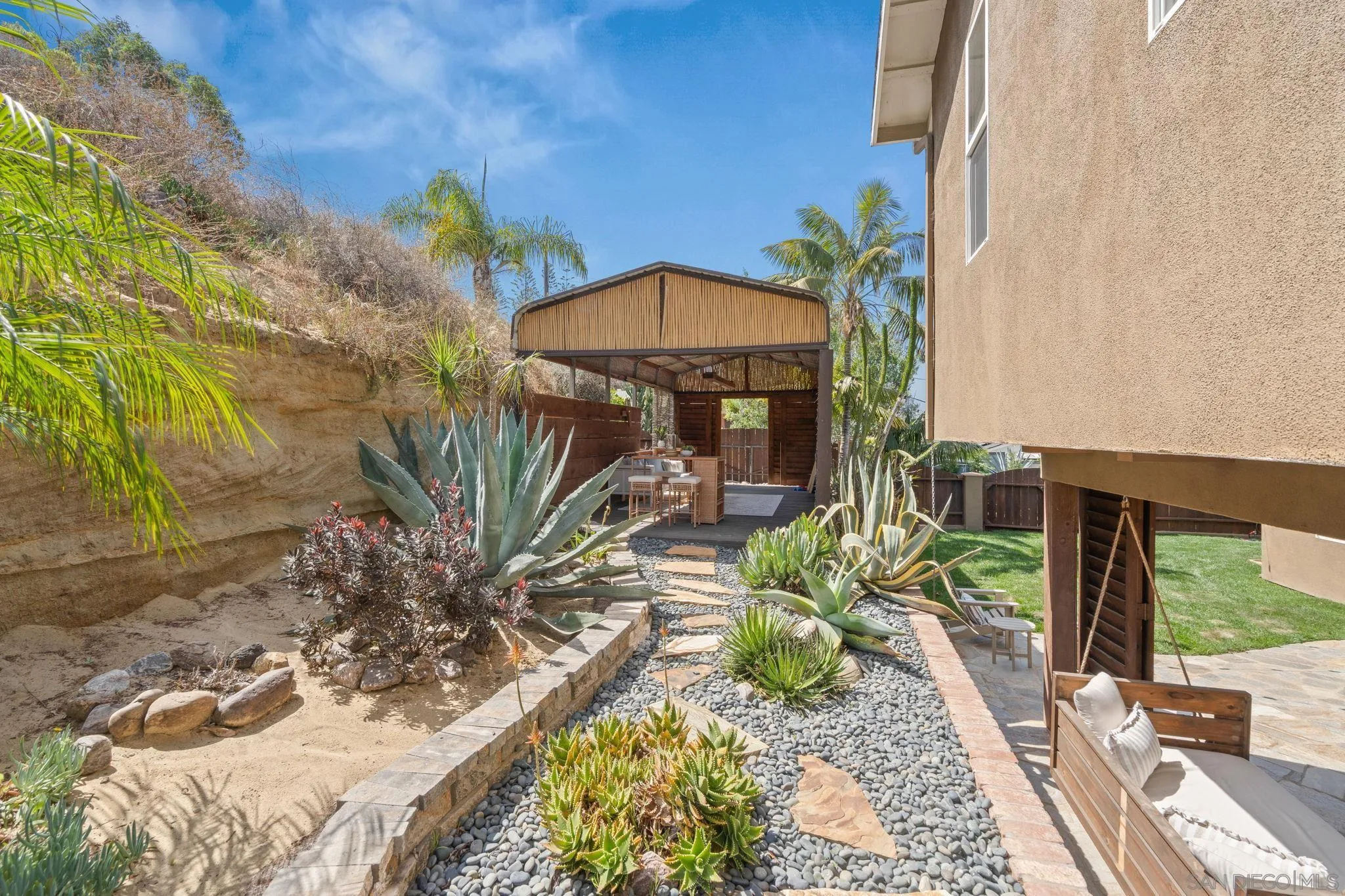 https://cdn.realtyfeed.com/cdn/127/260018012/ec14531fe973f7e098cc974bbc69d94a.webp