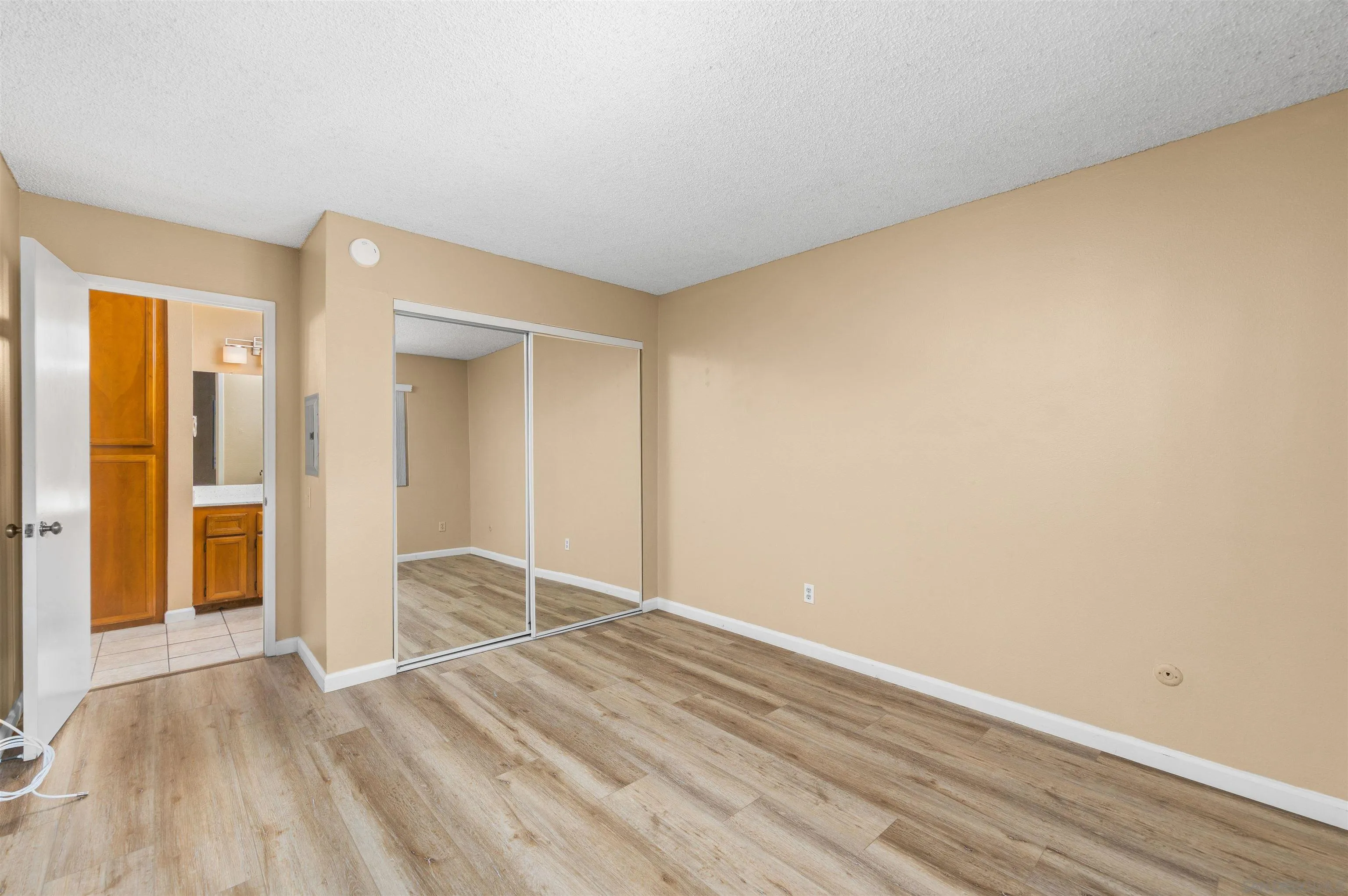 Photo #12: 260018014 Listing: Photo #12