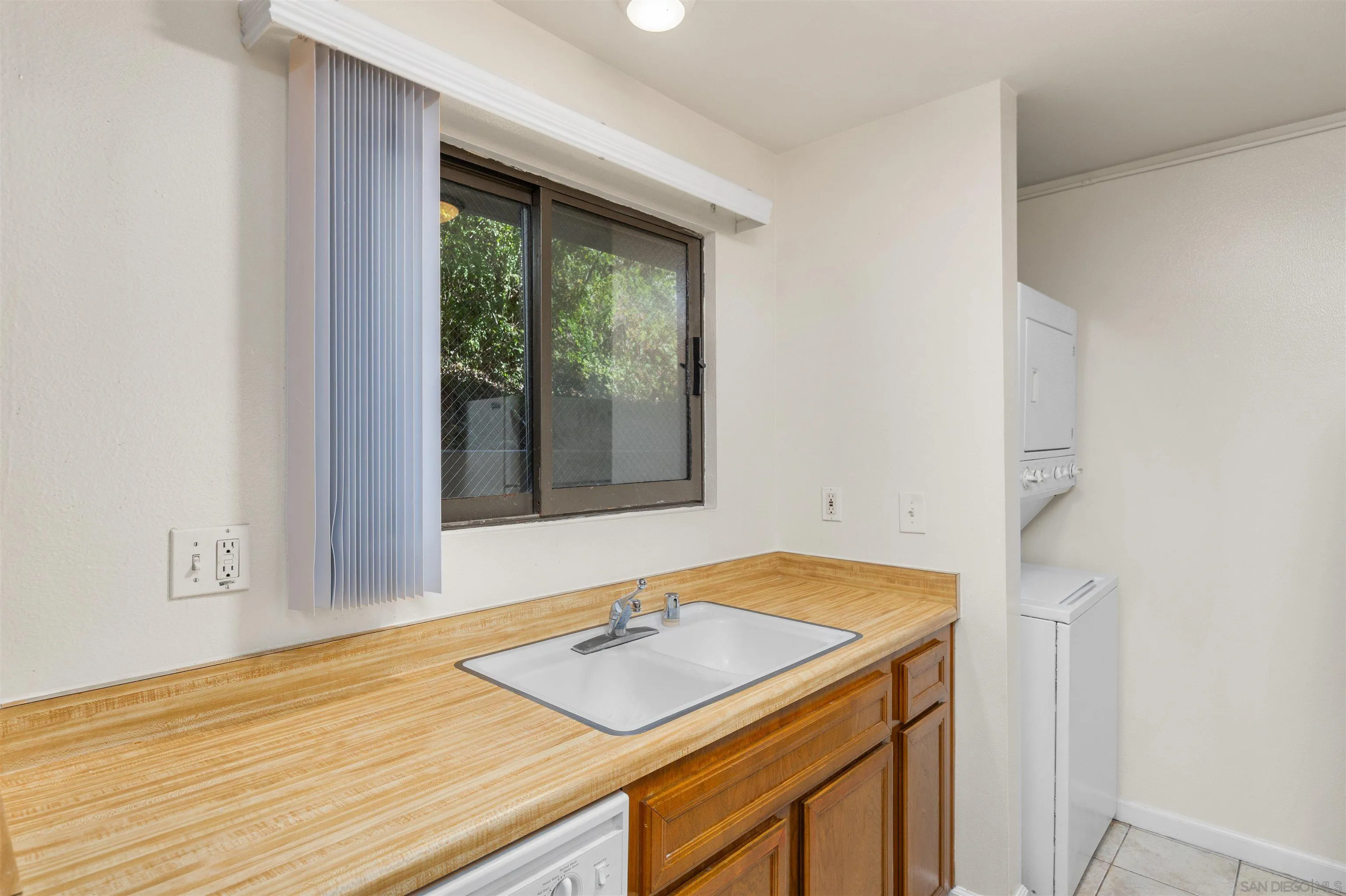 Photo #7: 260018014 Listing: Photo #7