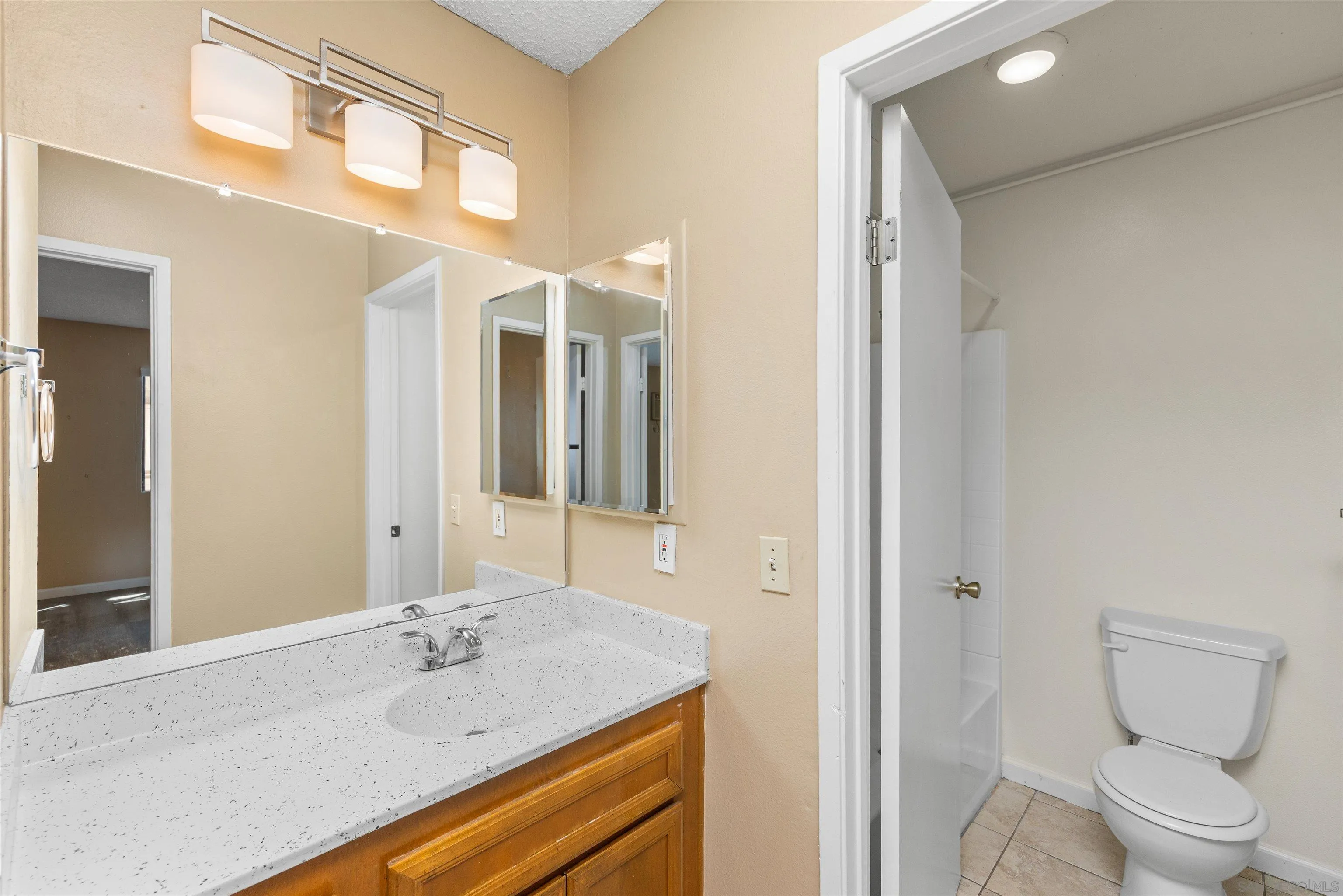 Photo #14: 260018014 Listing: Photo #14