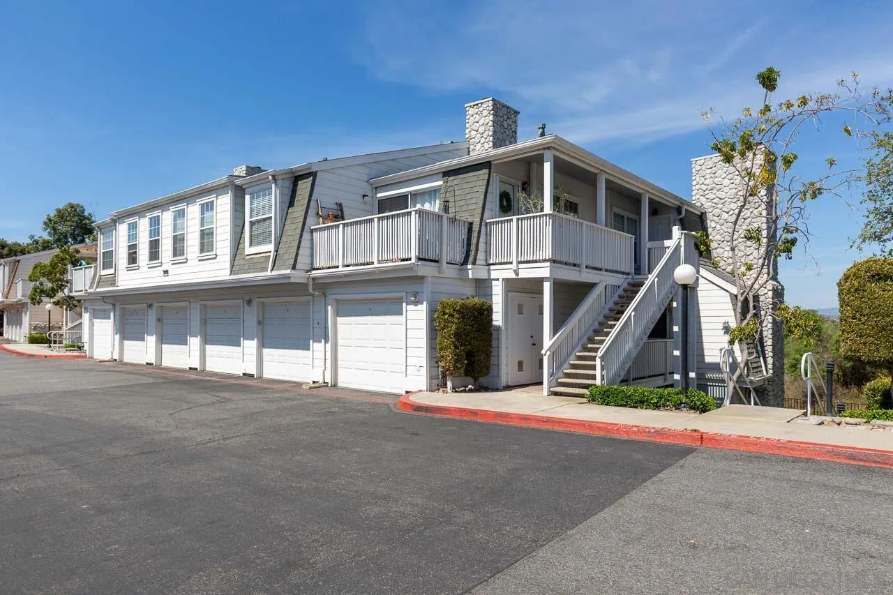 5064 Via Manos Unit B, Oceanside, CA 92057 - Main photo, Oceanside, CA