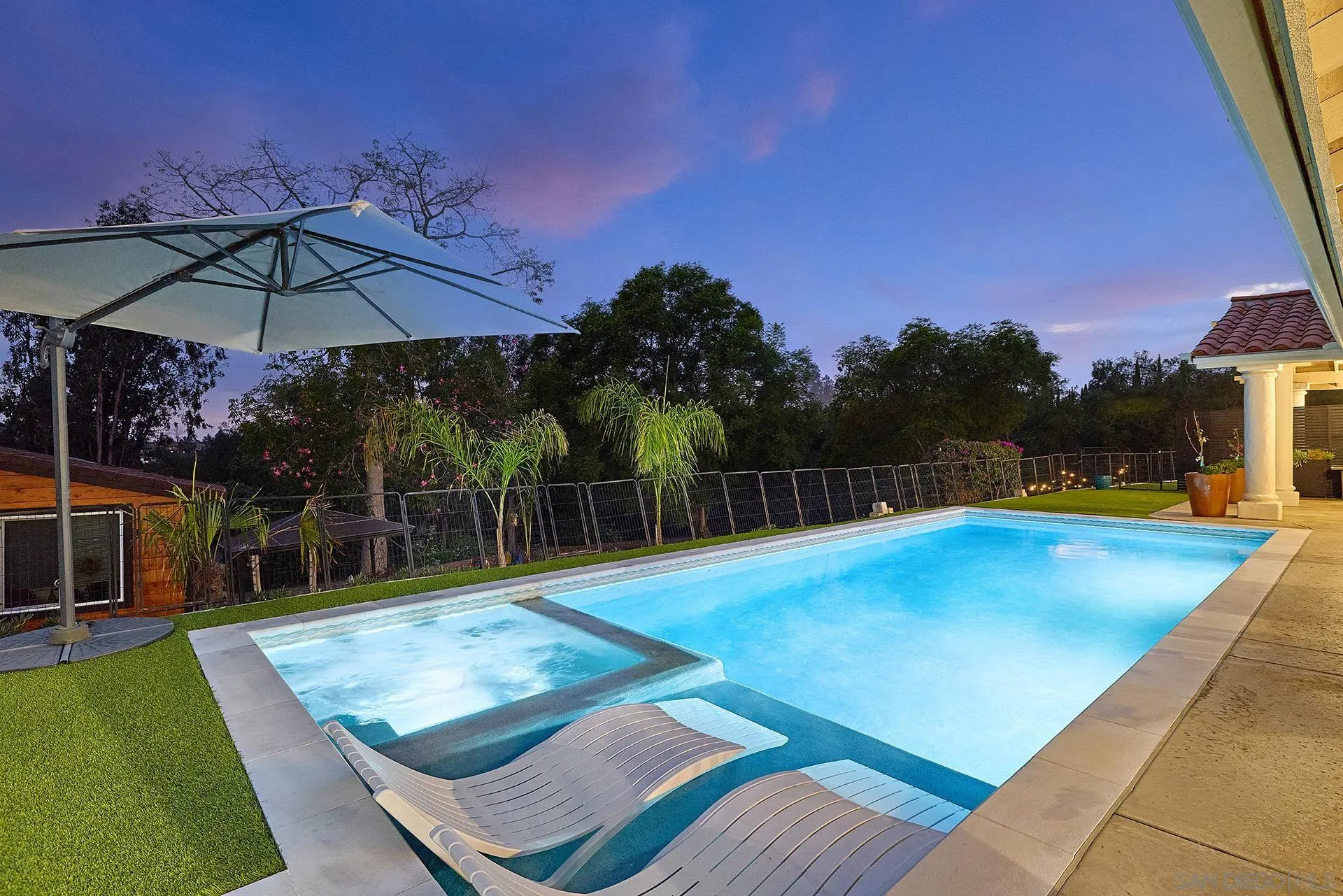 https://cdn.realtyfeed.com/cdn/127/260018018/40d4a5c44f3a6994dfbb3777626e779d.webp