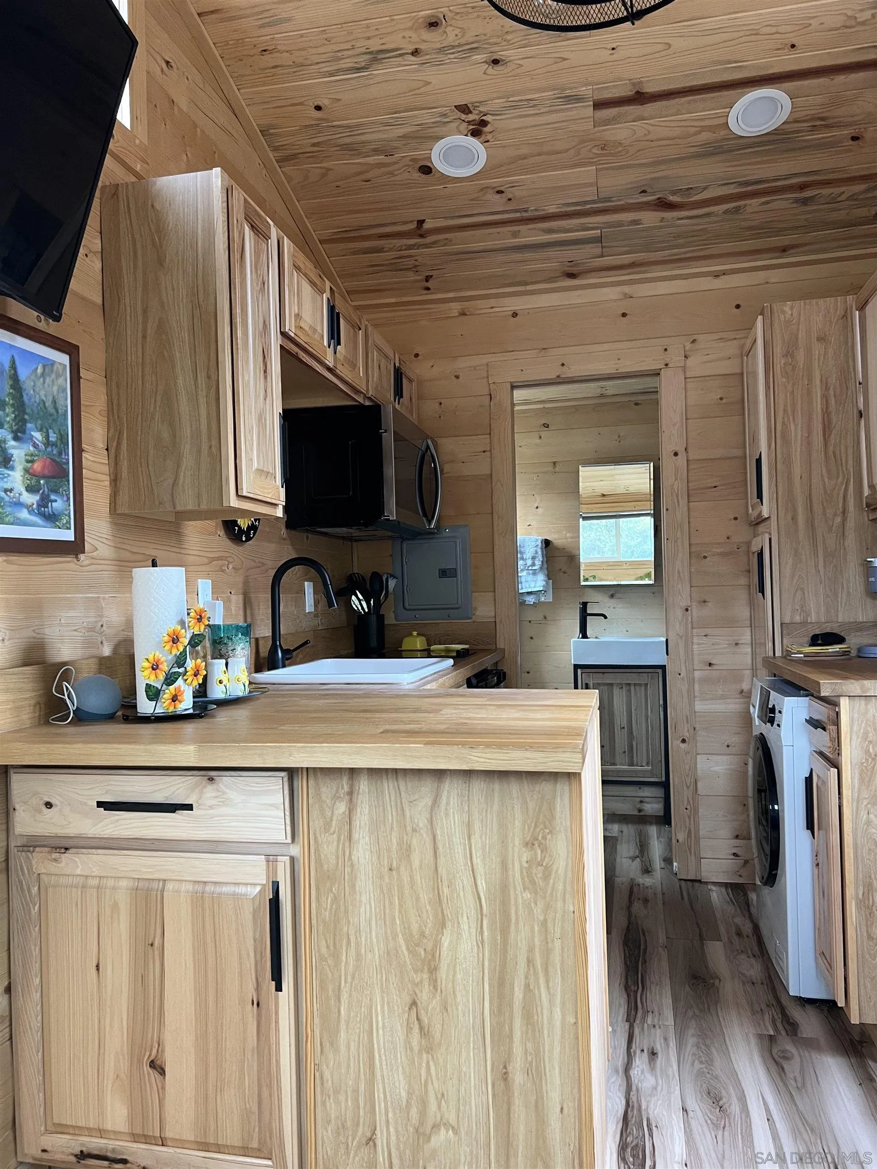 https://cdn.realtyfeed.com/cdn/127/260018018/6f3f8fdab345408009037133a3ed89d2.webp