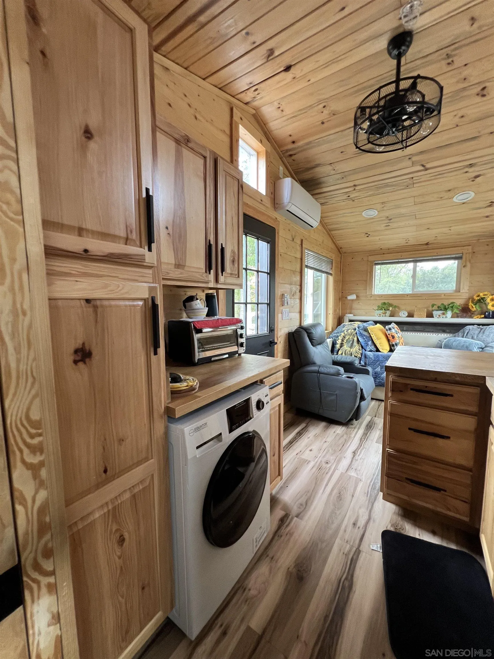 https://cdn.realtyfeed.com/cdn/127/260018018/e1666983e009ae7be28022098999eddd.webp