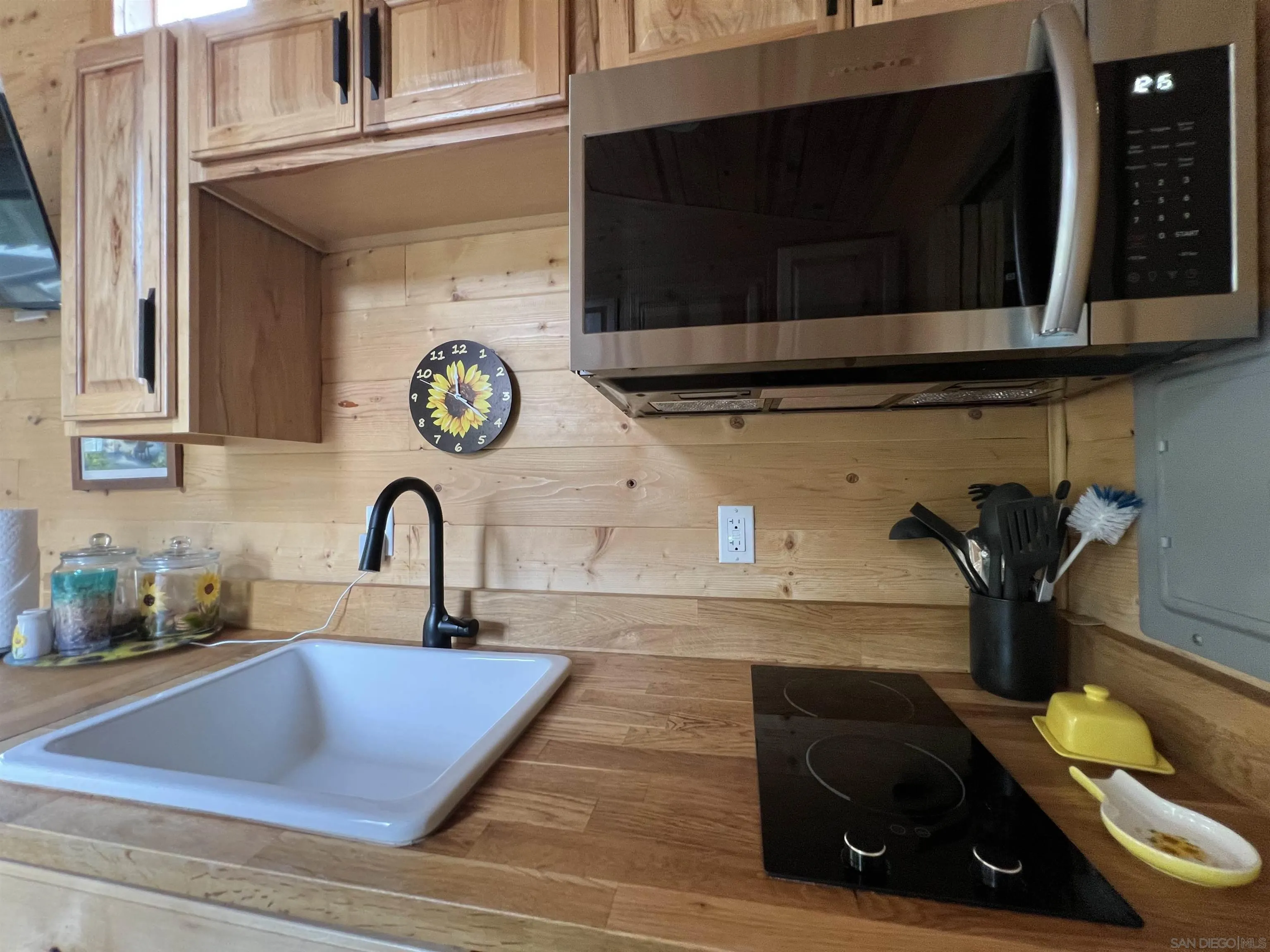 https://cdn.realtyfeed.com/cdn/127/260018018/e6caf5b5ffc80283d20515a612ebe2ec.webp