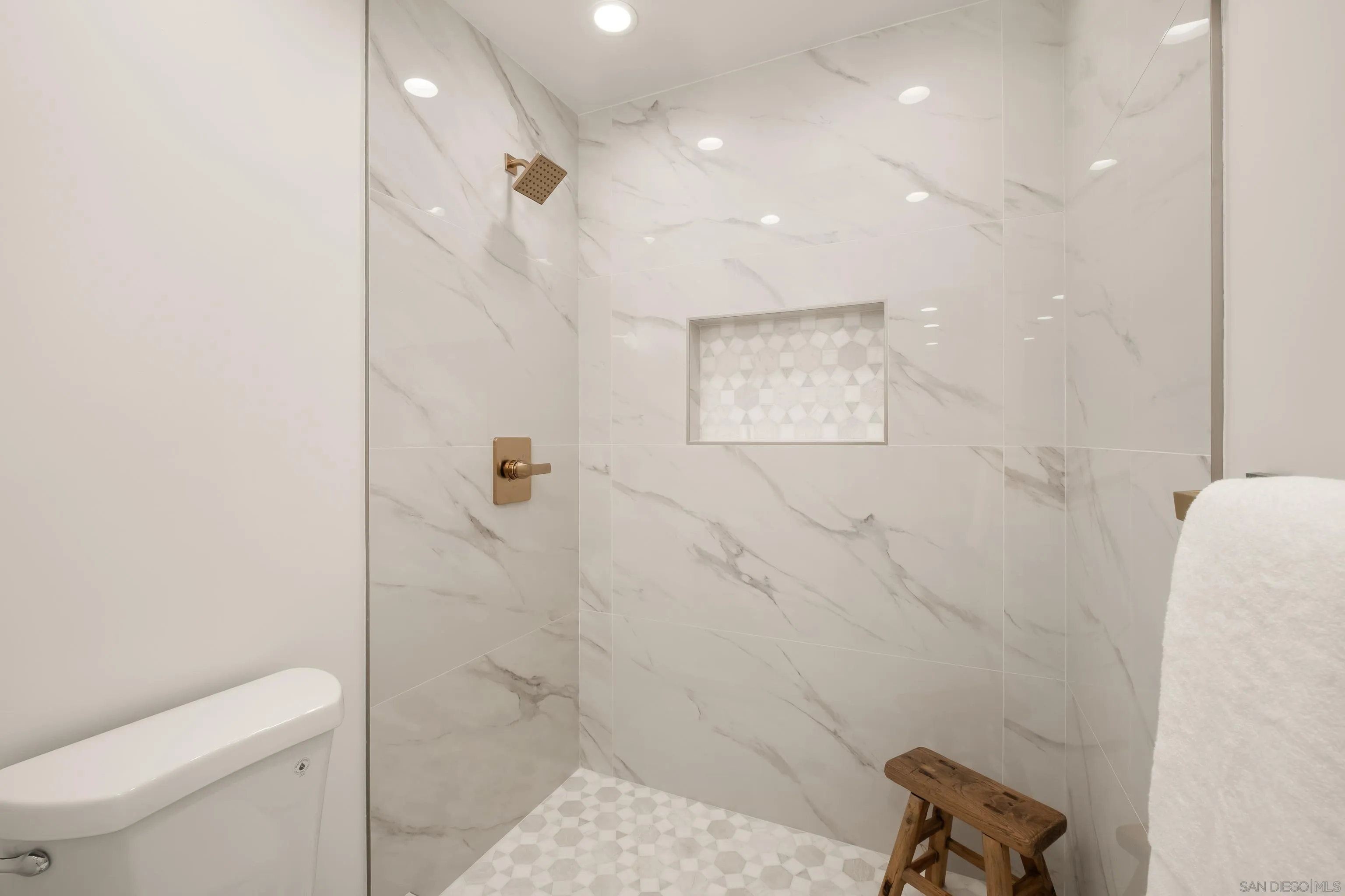 Photo #17: 260018020 Listing: Photo #17