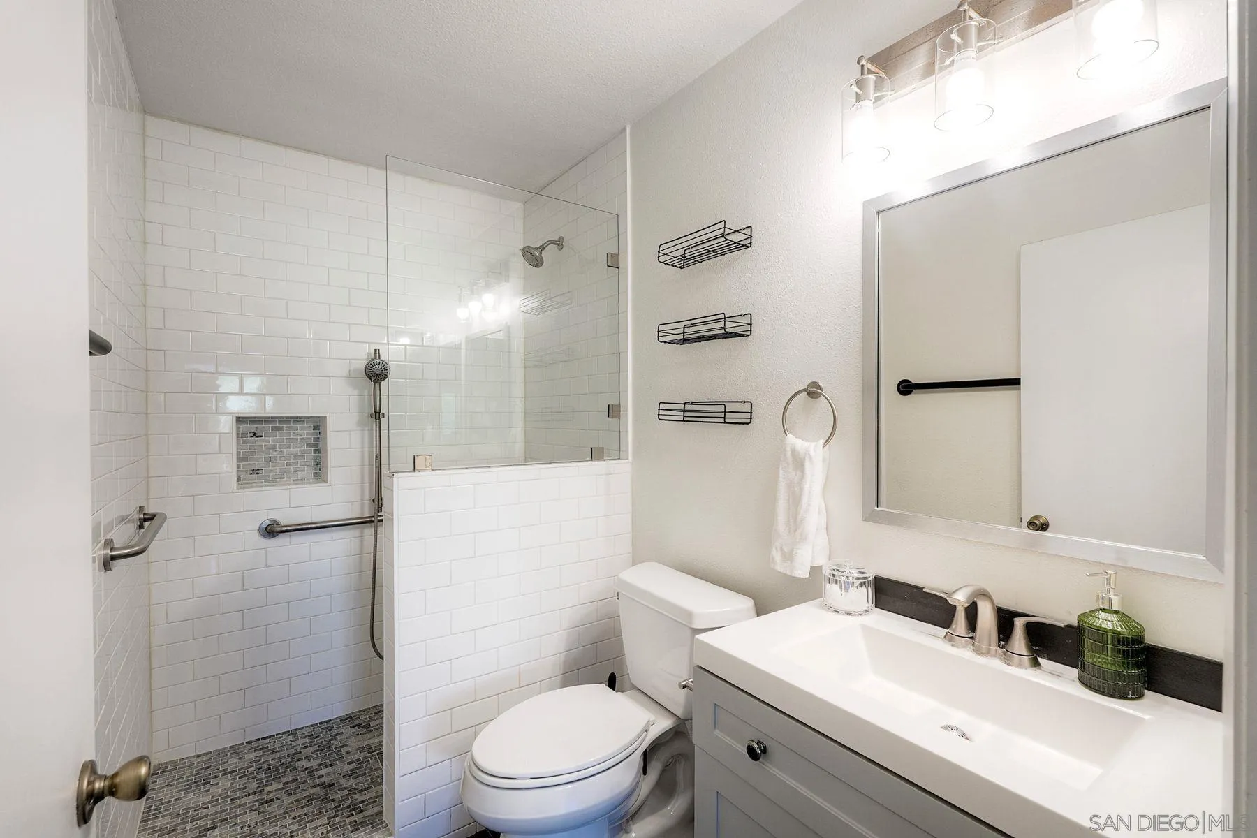 https://cdn.realtyfeed.com/cdn/127/260018026/3dfe7adb6742aa5a9c196c11a9a449b6.webp