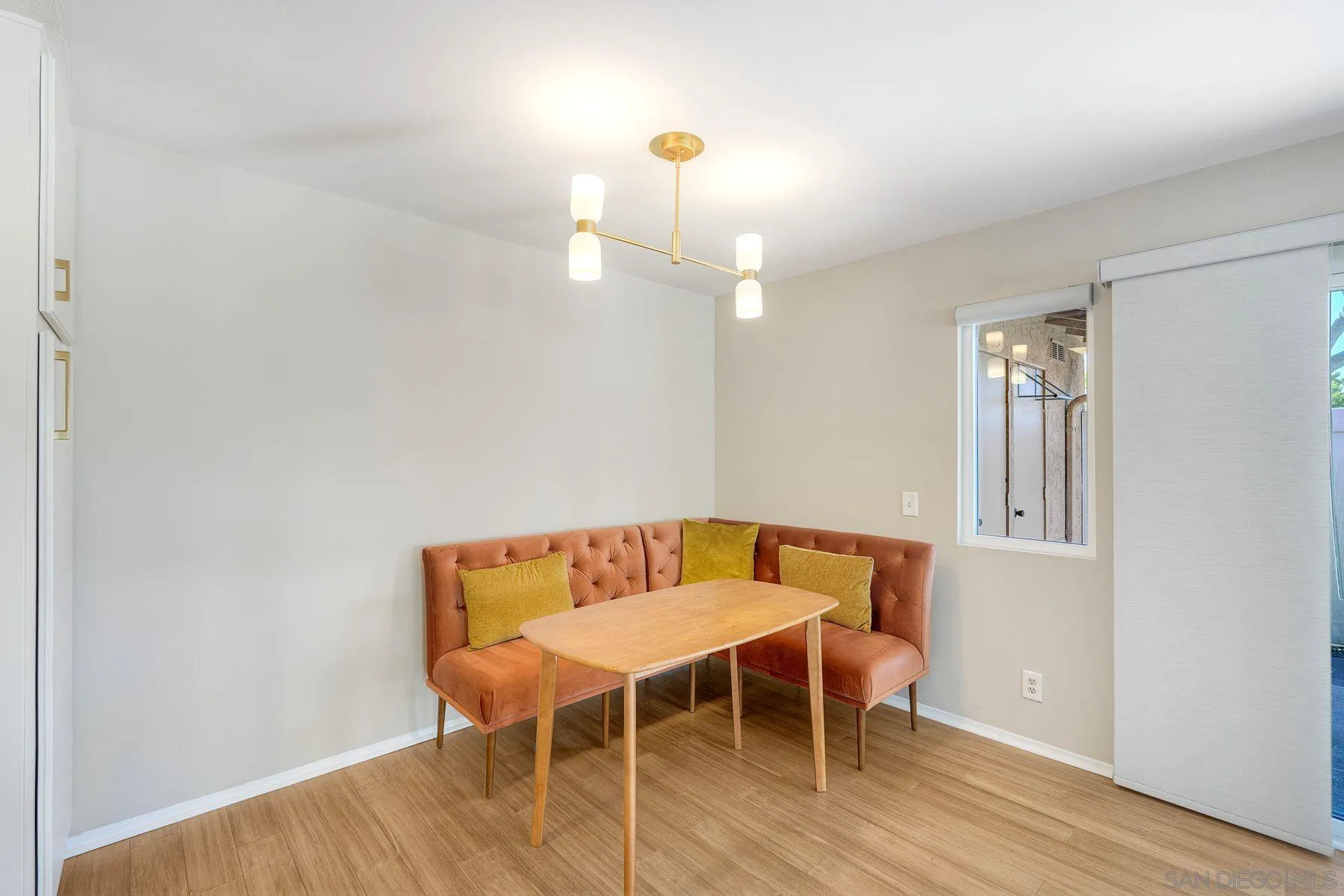 https://cdn.realtyfeed.com/cdn/127/260018026/d9bda18a4c36814d34cb161e372ffd96.webp