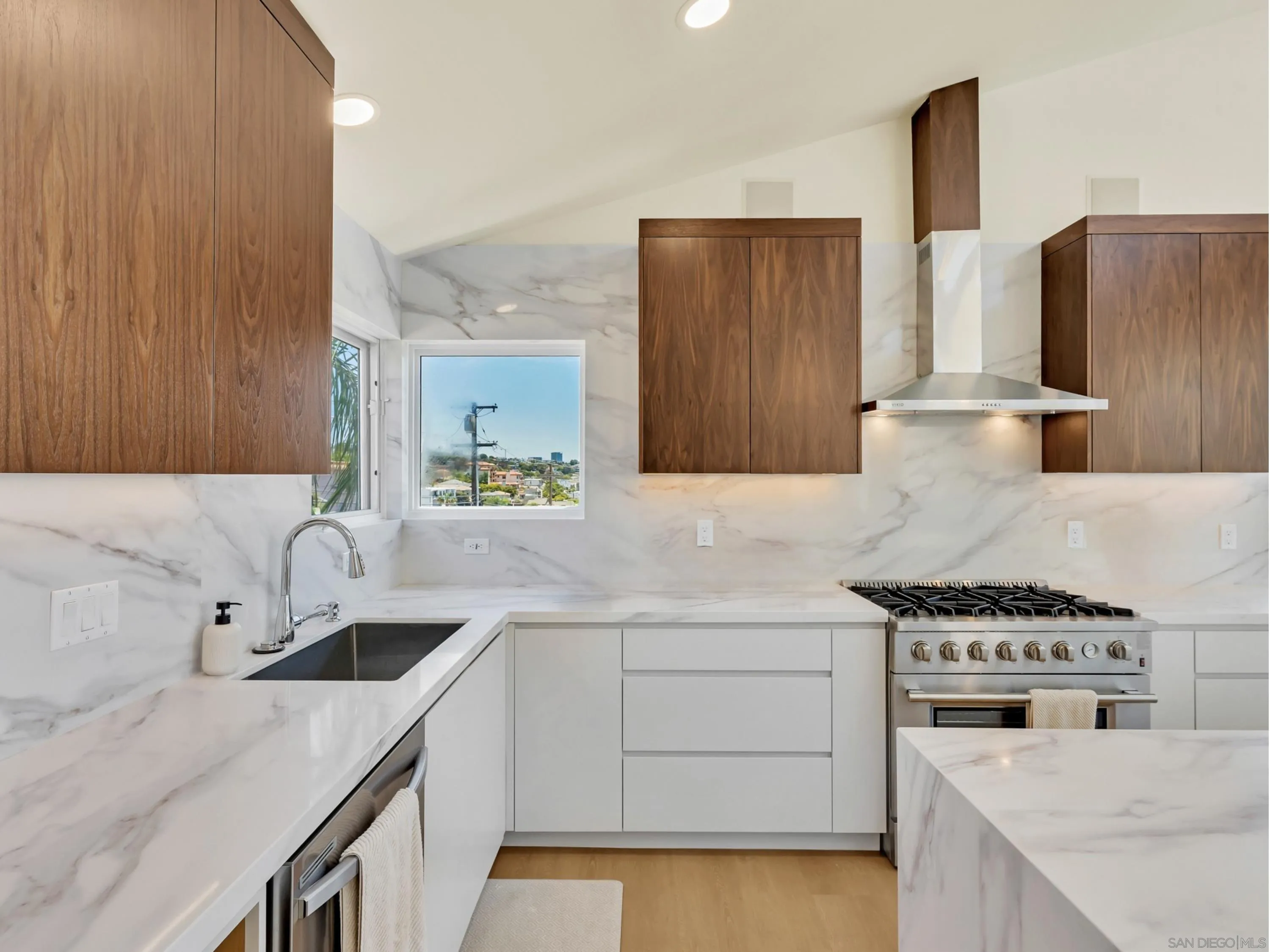 https://cdn.realtyfeed.com/cdn/127/260018030/785888f021ef02c611cfcce996c4eacb.webp