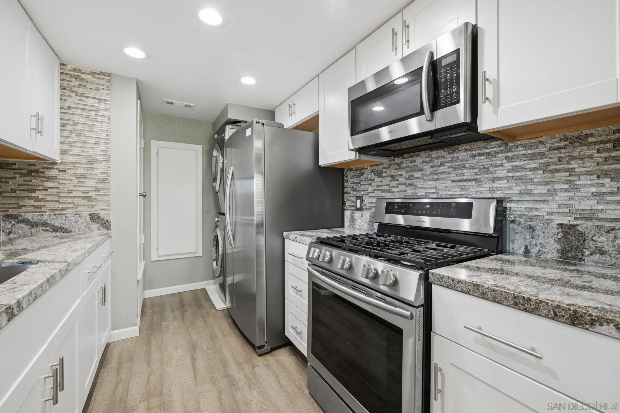 Photo #17: 260018031 Listing: Photo #17