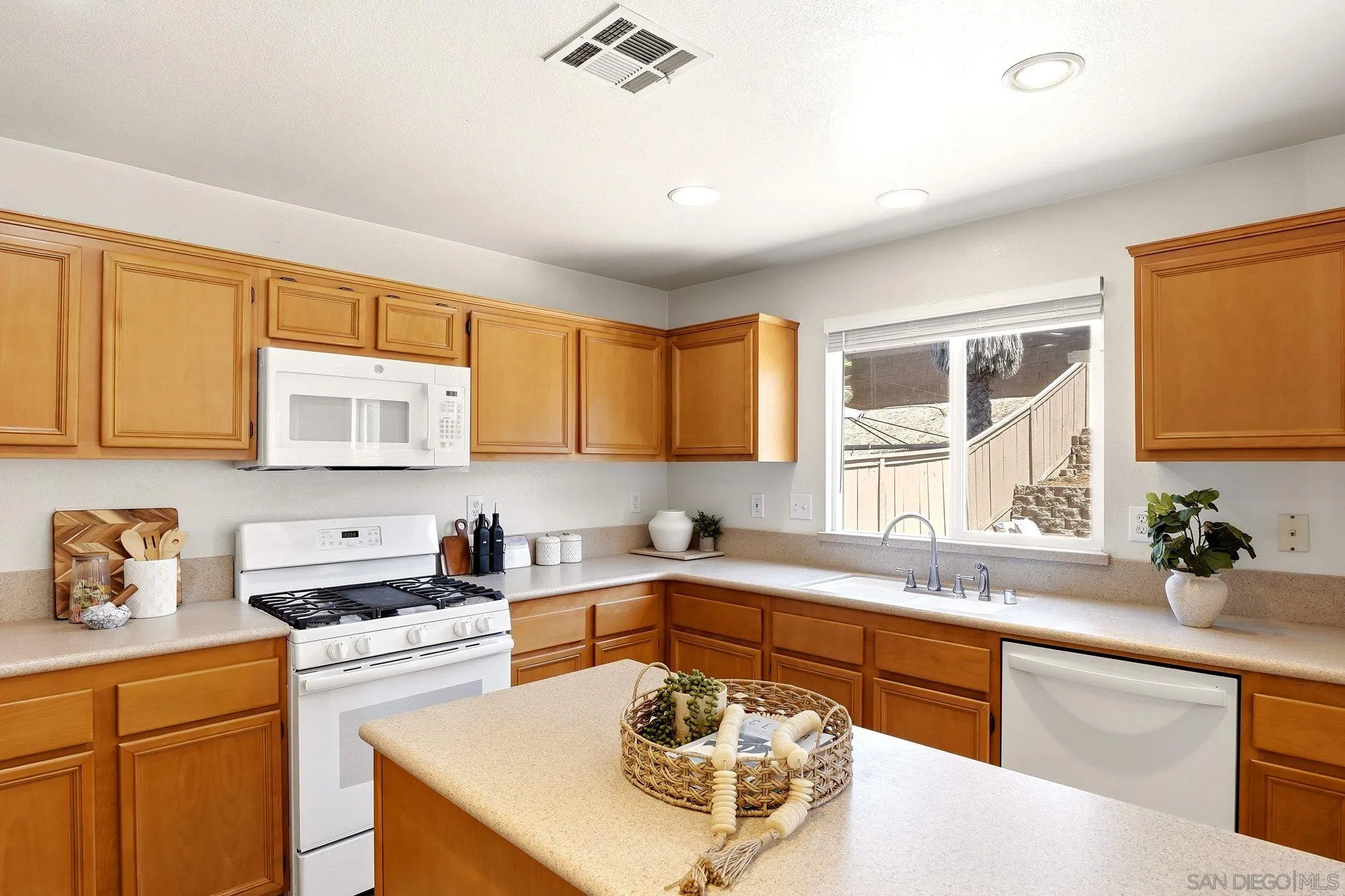 1357 Fieldbrook St, Chula Vista, CA 91913 - Photo 5 of 44, Chula Vista, CA