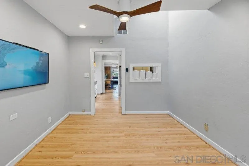 https://cdn.realtyfeed.com/cdn/127/260018037/82222dfb1503c7f14e6bc594cd5345a4.webp