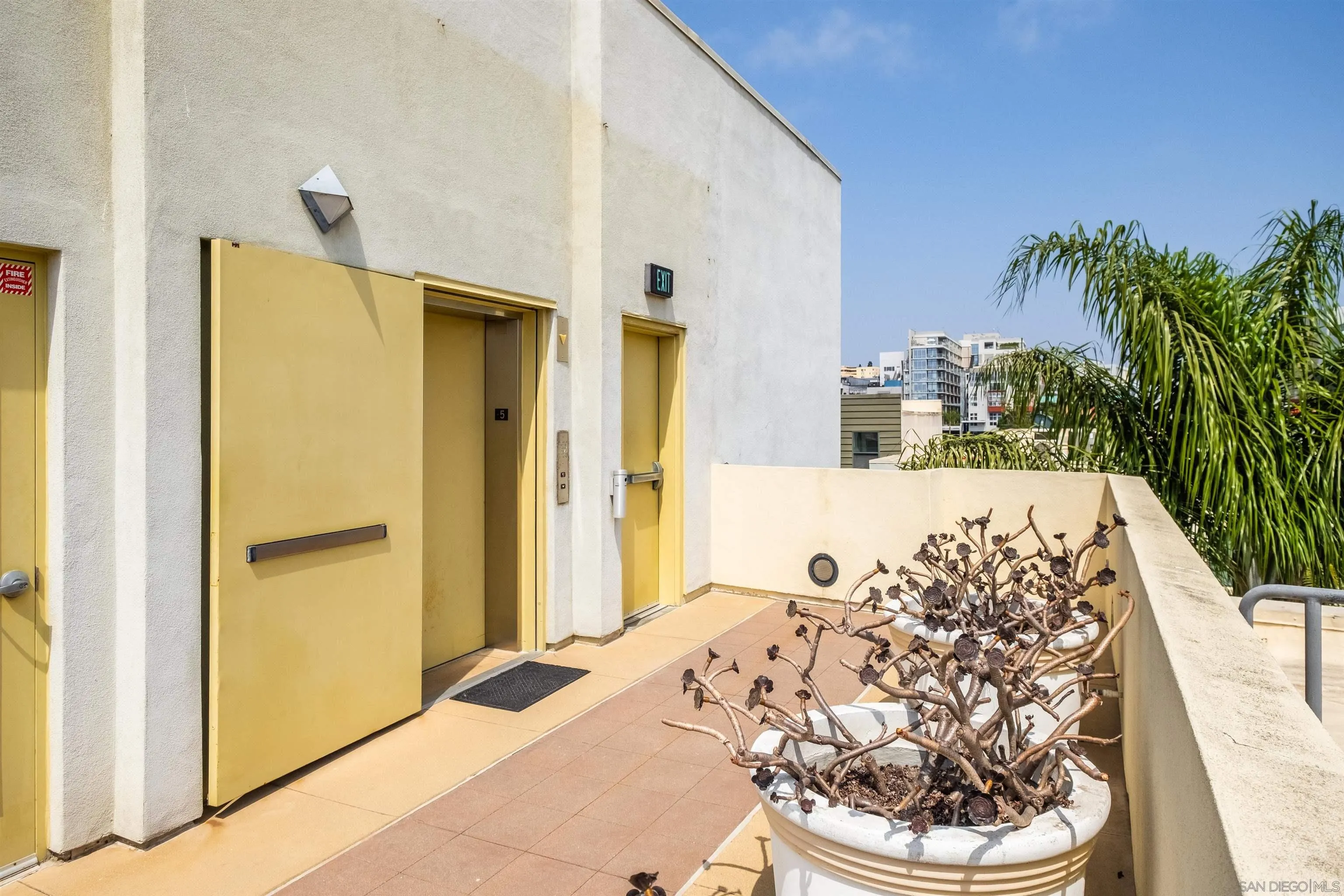 https://cdn.realtyfeed.com/cdn/127/260018038/04459ea2f021a4ea342f60cd9c813583.webp